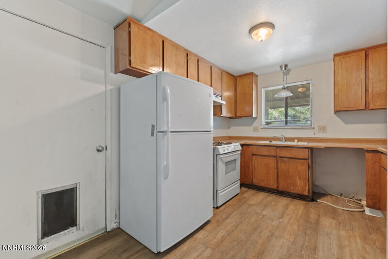 1029 Siskiyou Drive Property Photo 6