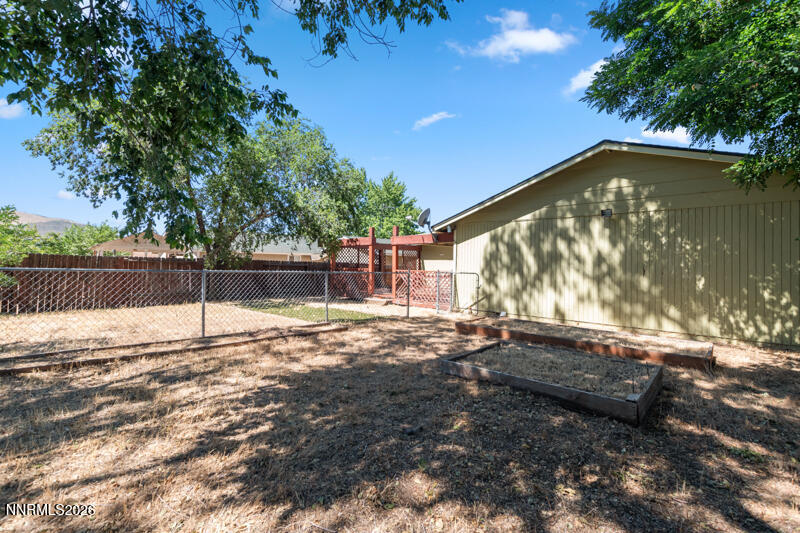 1029 Siskiyou Drive Property Photo 13