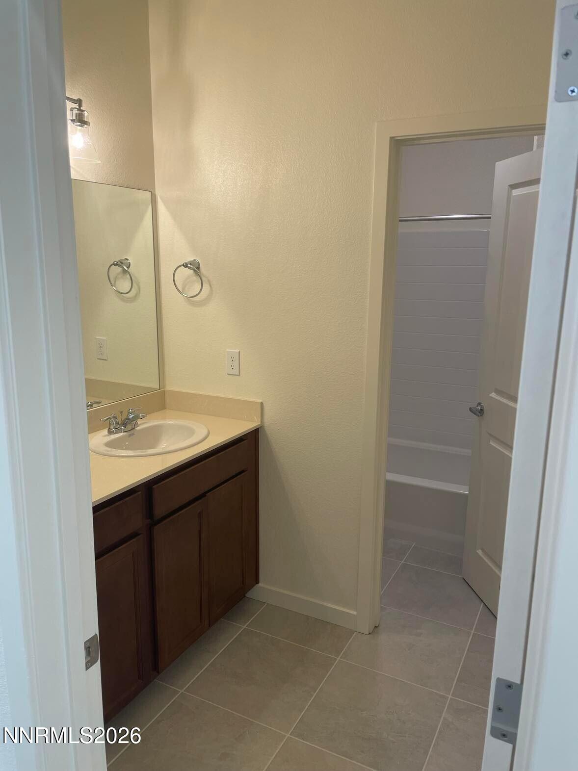 4940 Cavestone Road Property Photo 14
