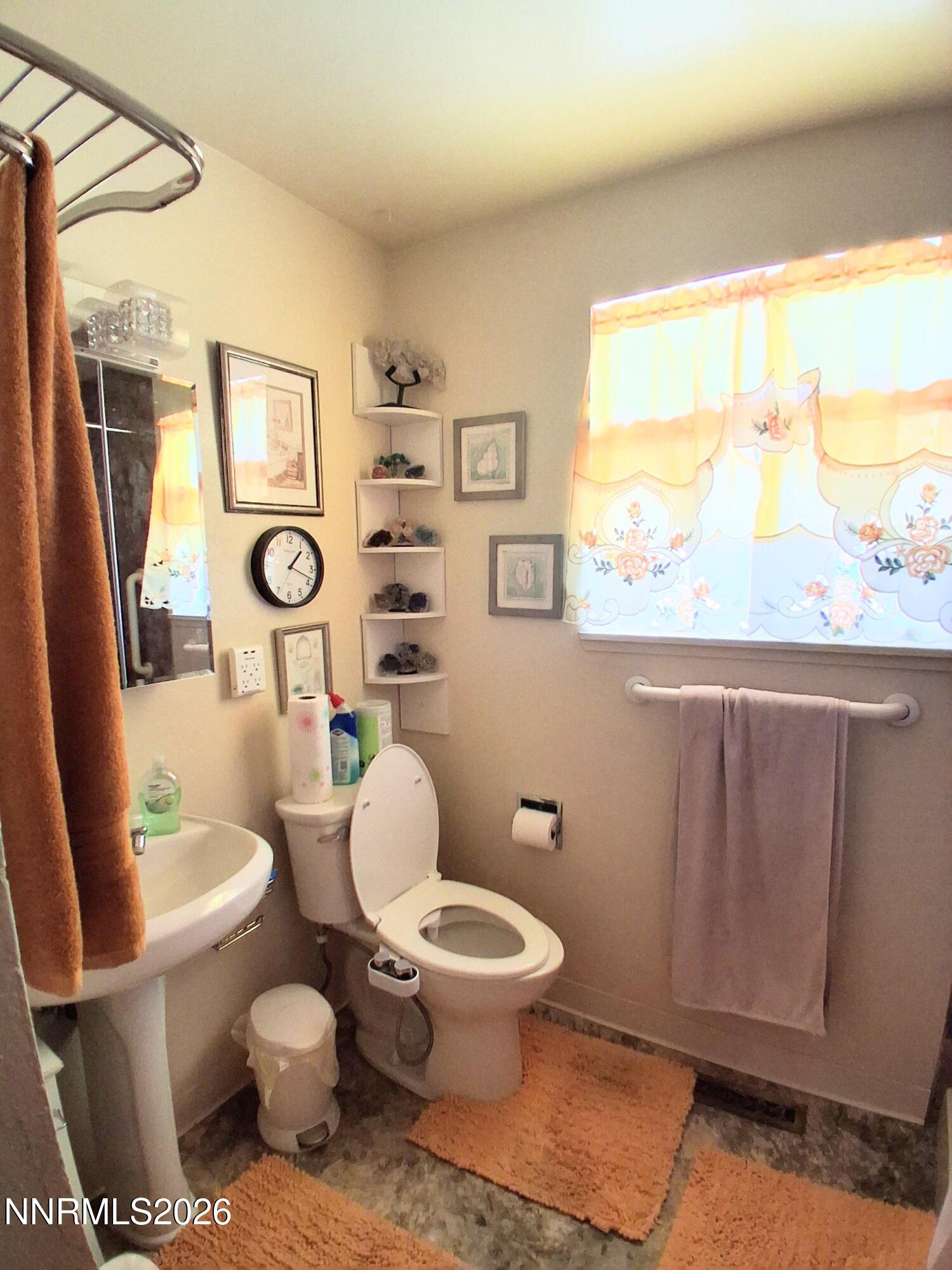 215 N Allen Street Property Photo 6