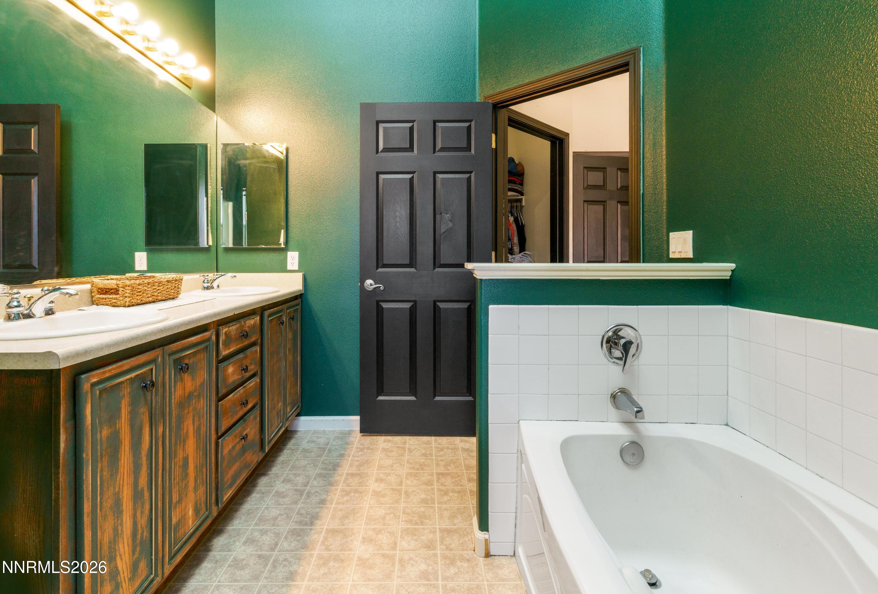 454 Mallard Way Property Photo 11