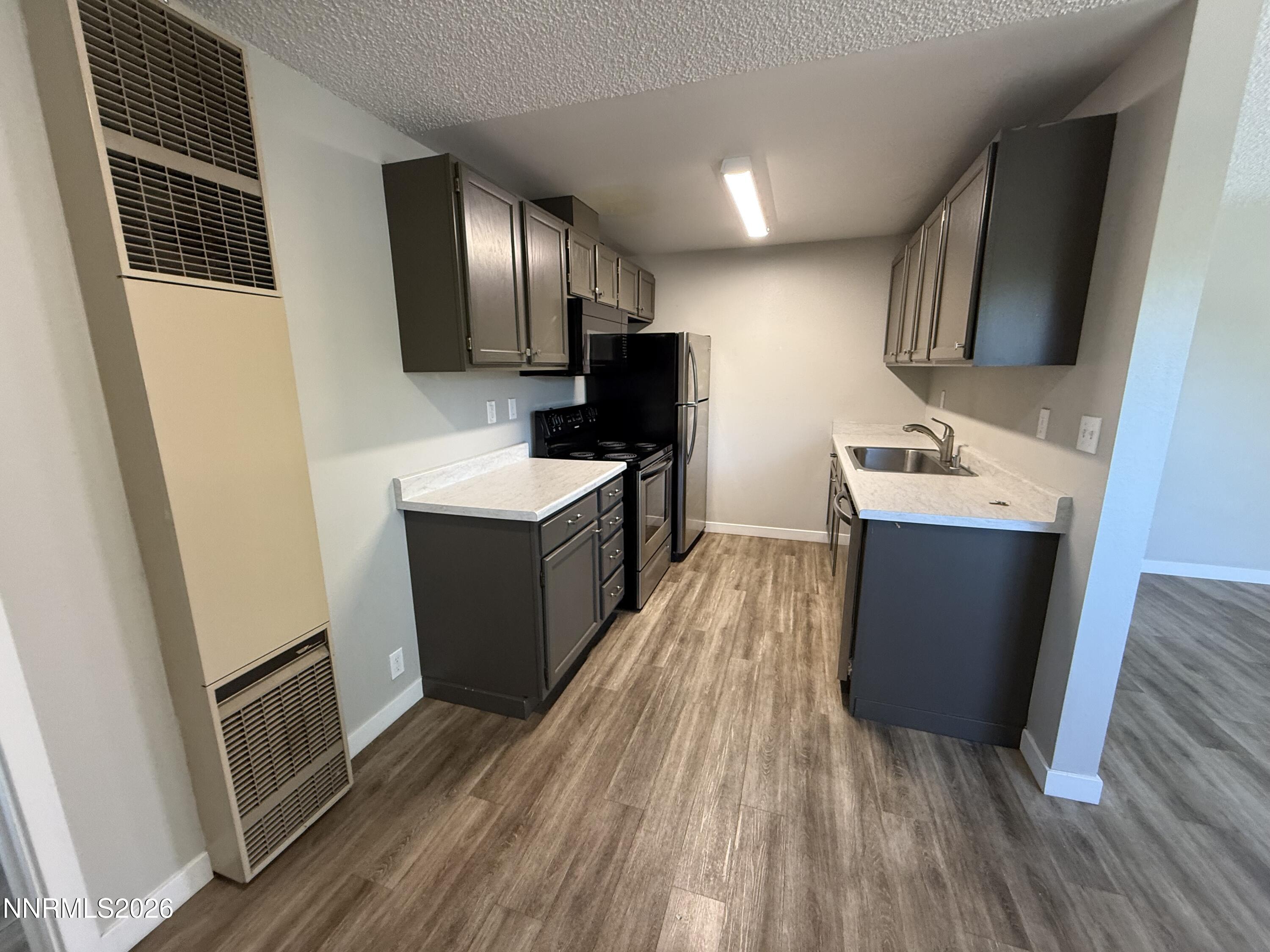 80 Vine Street Property Photo 8