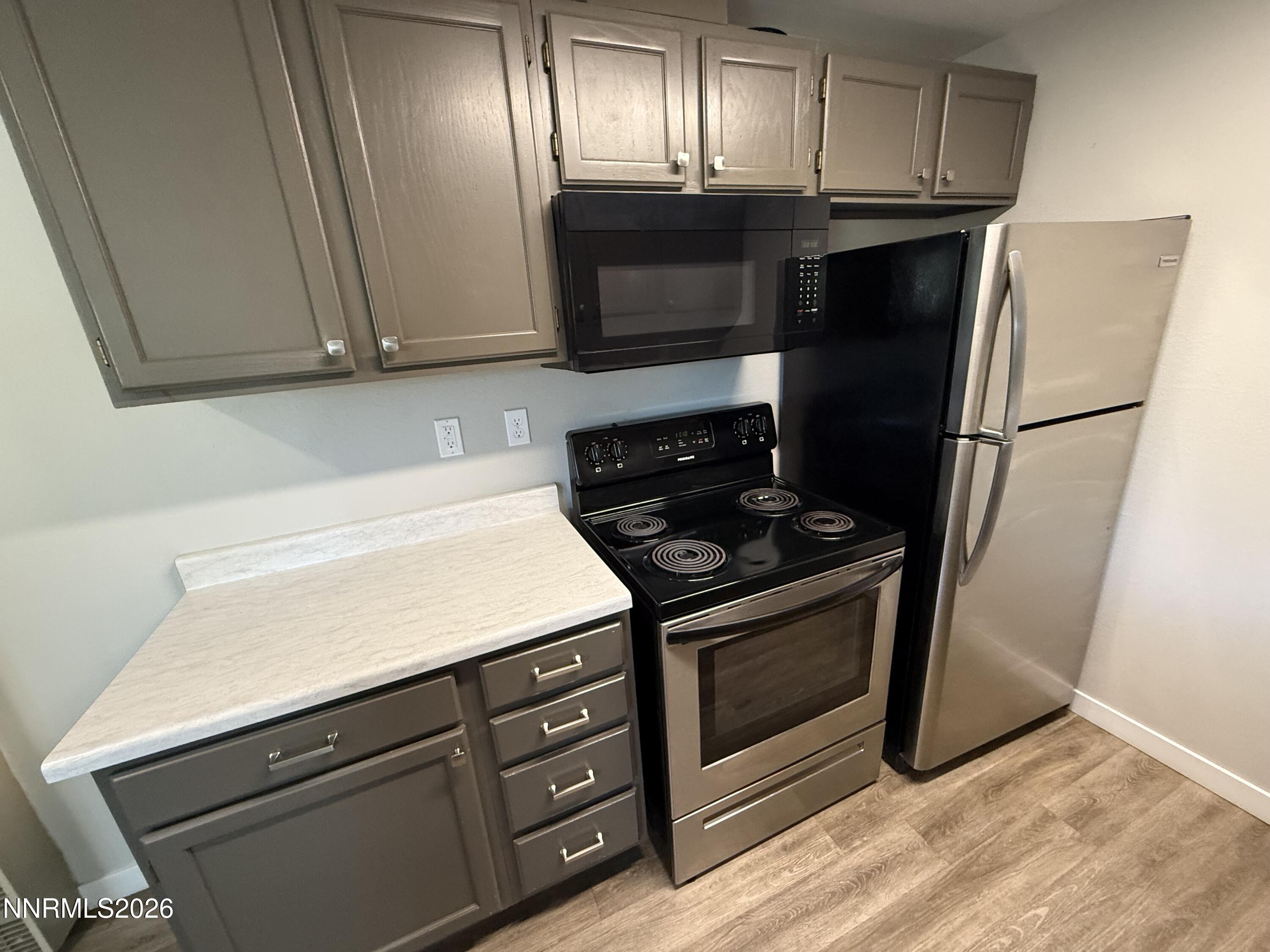 80 Vine Street Property Photo 9