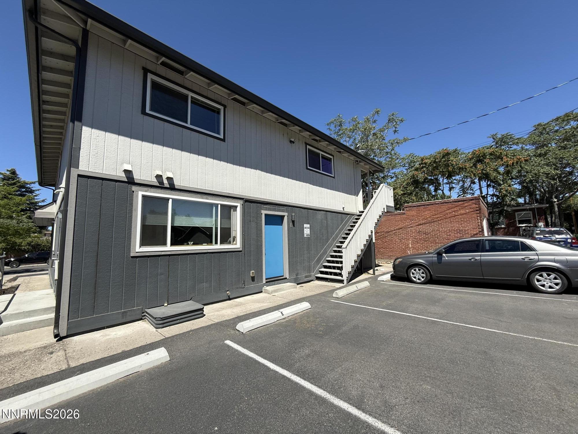 80 Vine Street Property Photo 16