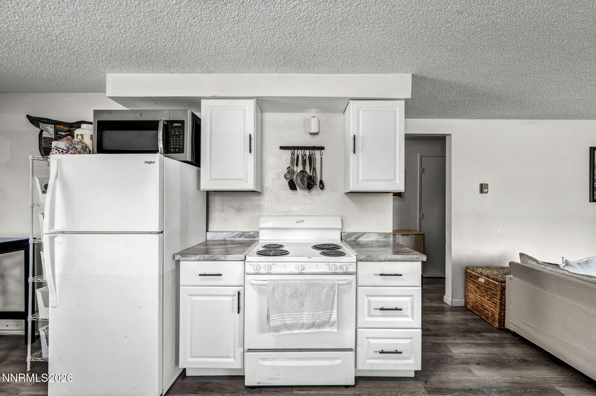 3400 Woodside Drive Apt 24 Property Photo 16