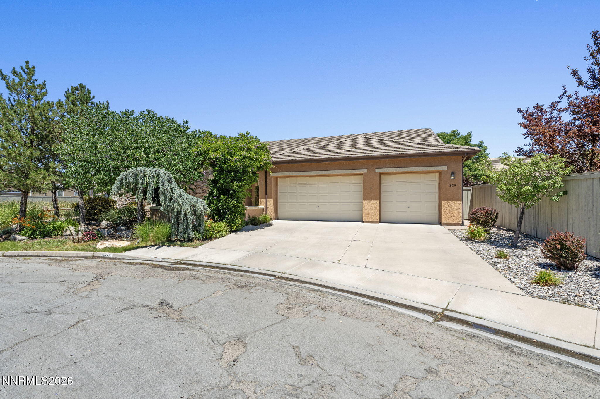 1629 Bridgeview Court Property Photo 2