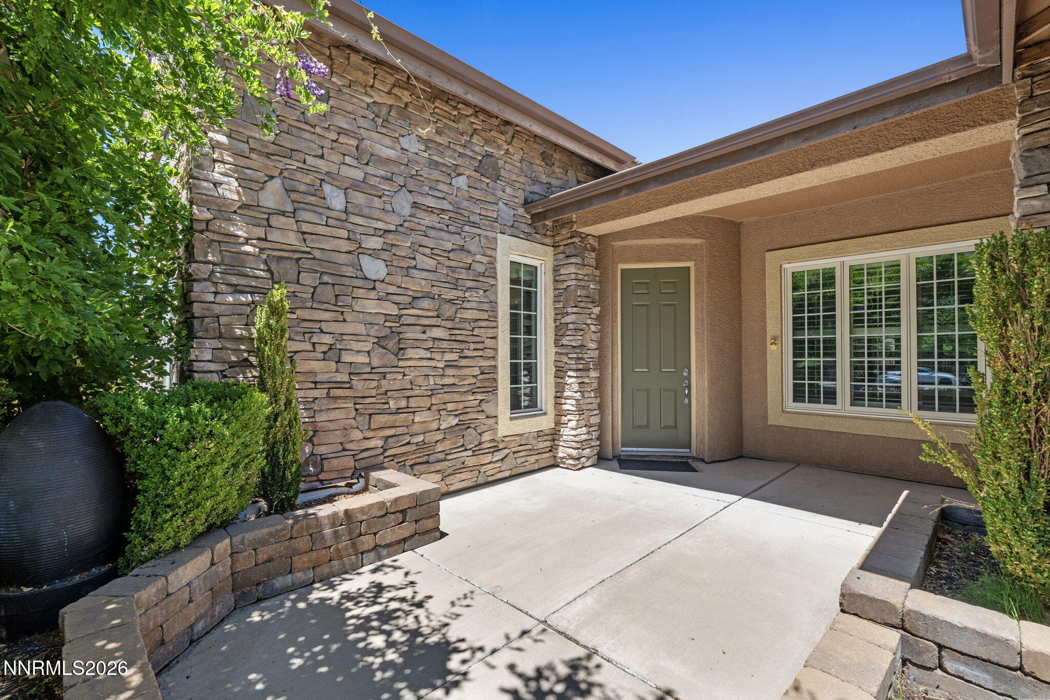1629 Bridgeview Court Property Photo 3