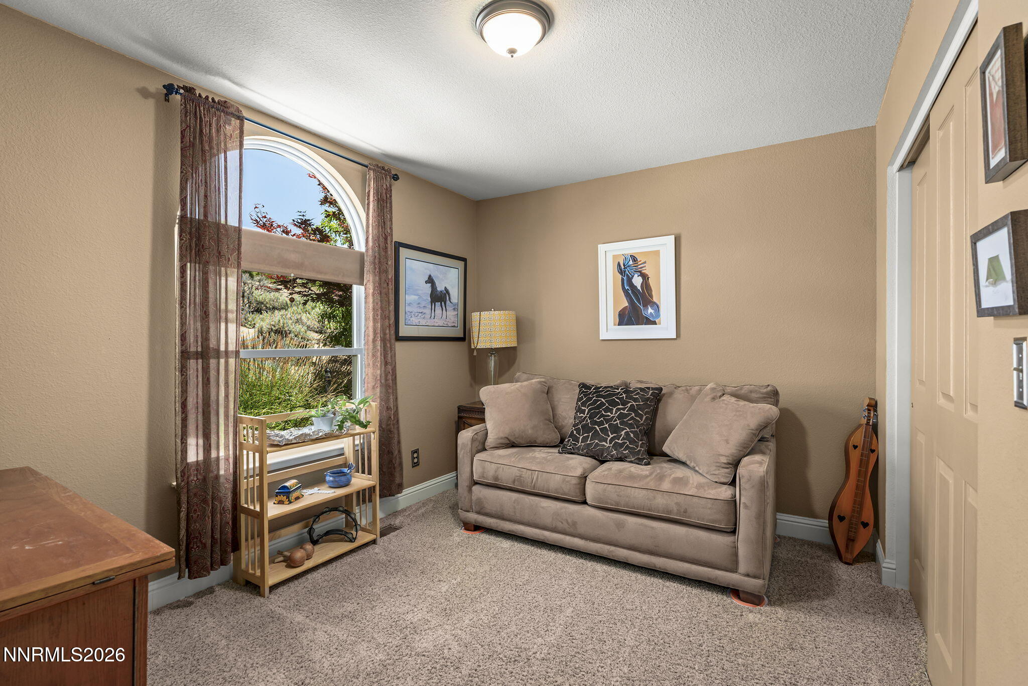 305 Flicker Circle Property Photo 4