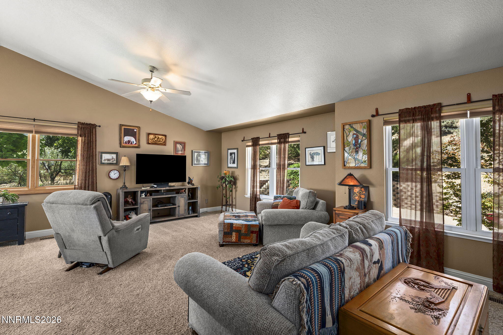 305 Flicker Circle Property Photo 5