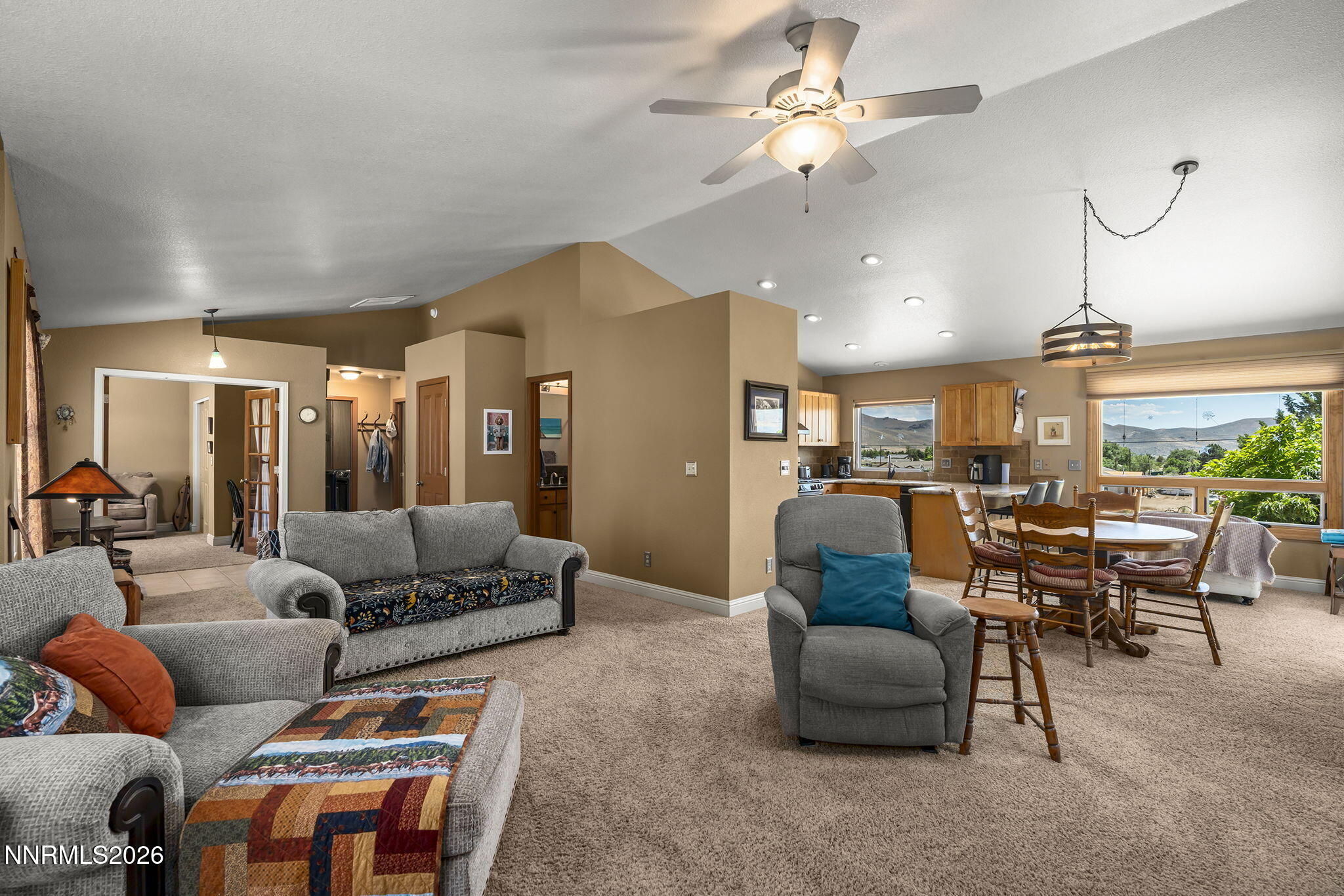 305 Flicker Circle Property Photo 8