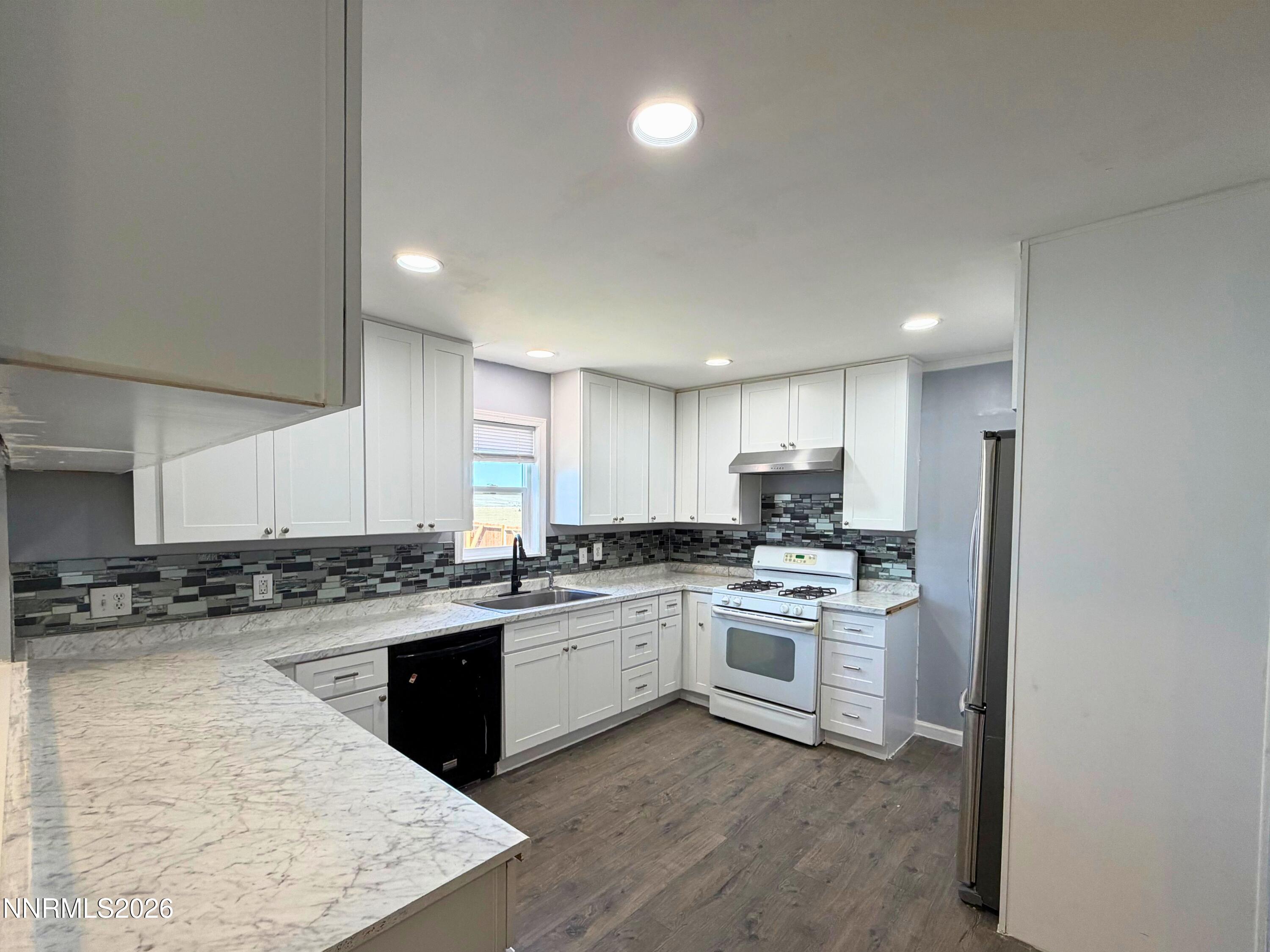 1940 Utah Avenue Property Photo 2
