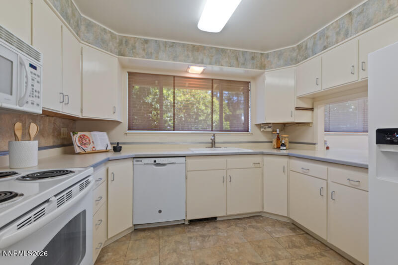 2370 Skyline Boulevard Property Photo 16