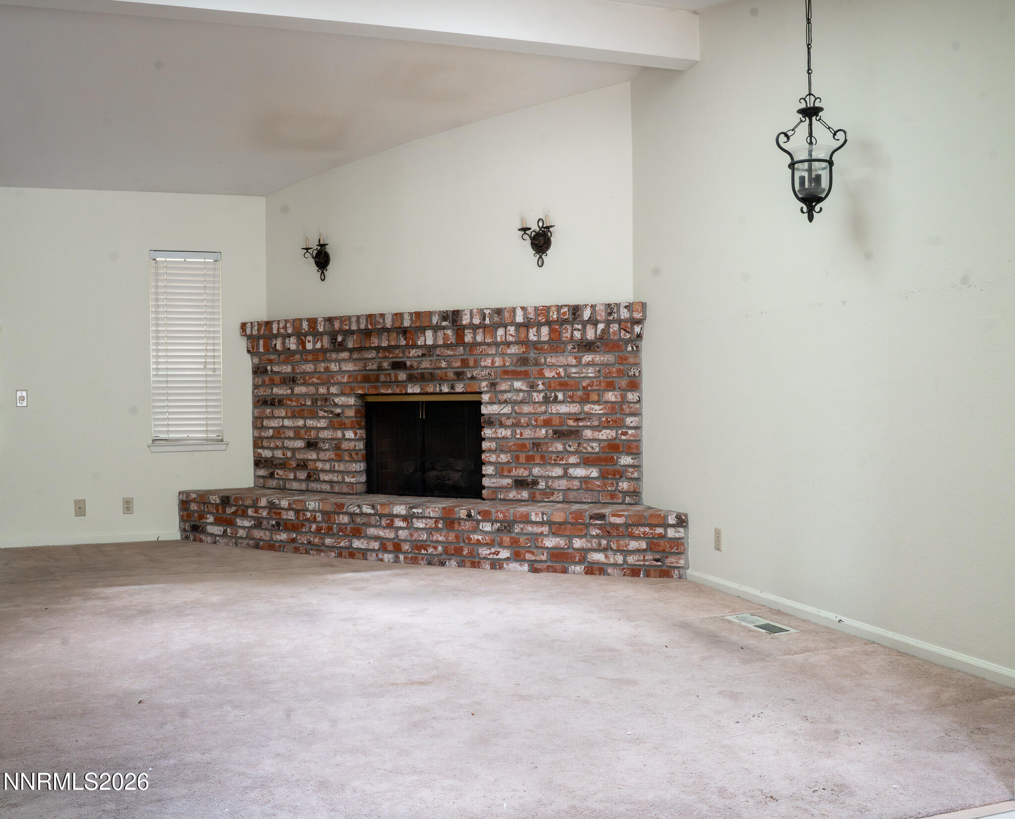 2285 Hedgewood Drive Property Photo 4