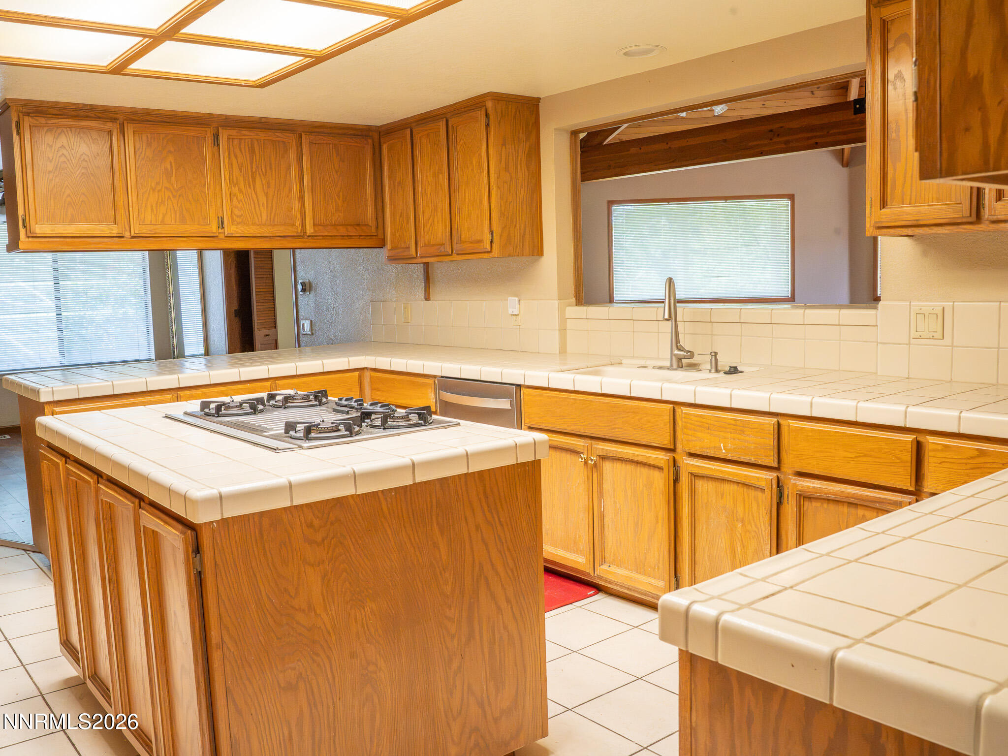 2285 Hedgewood Drive Property Photo 8