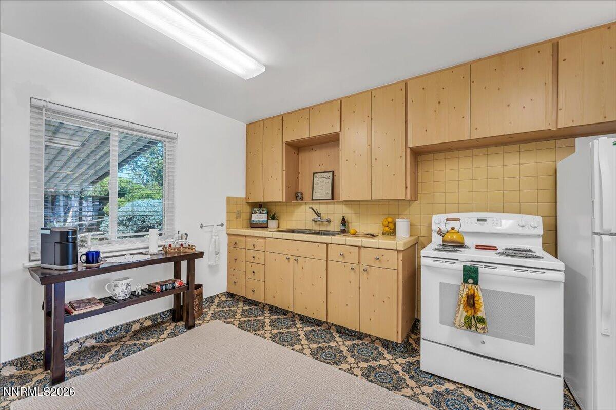 725 Wilkinson Avenue Property Photo 7