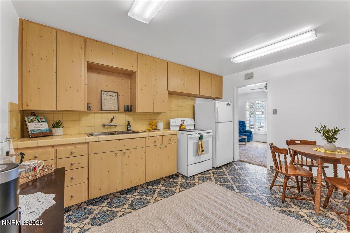 725 Wilkinson Avenue Property Photo 8