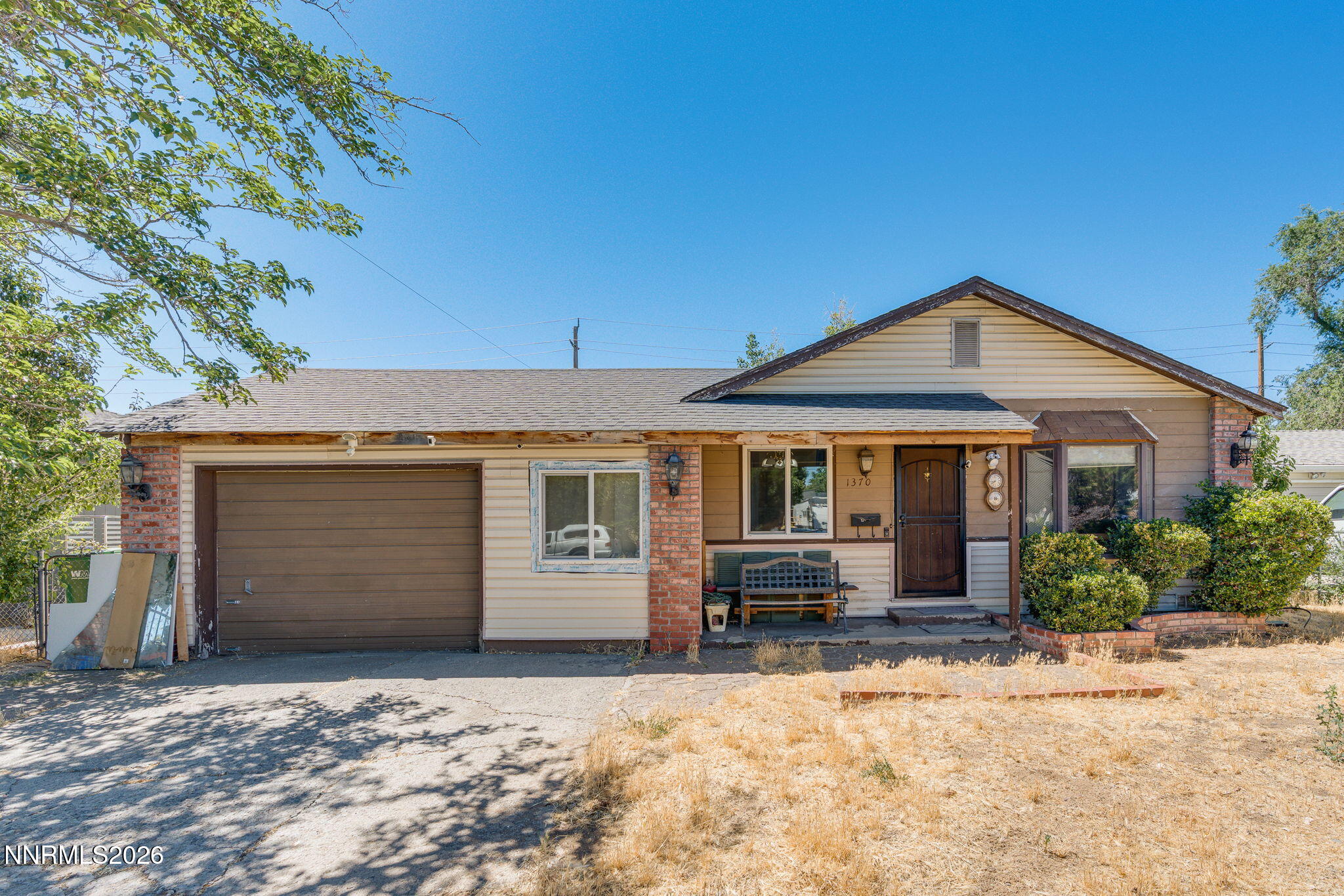 1370 Castle Way Property Photo 1