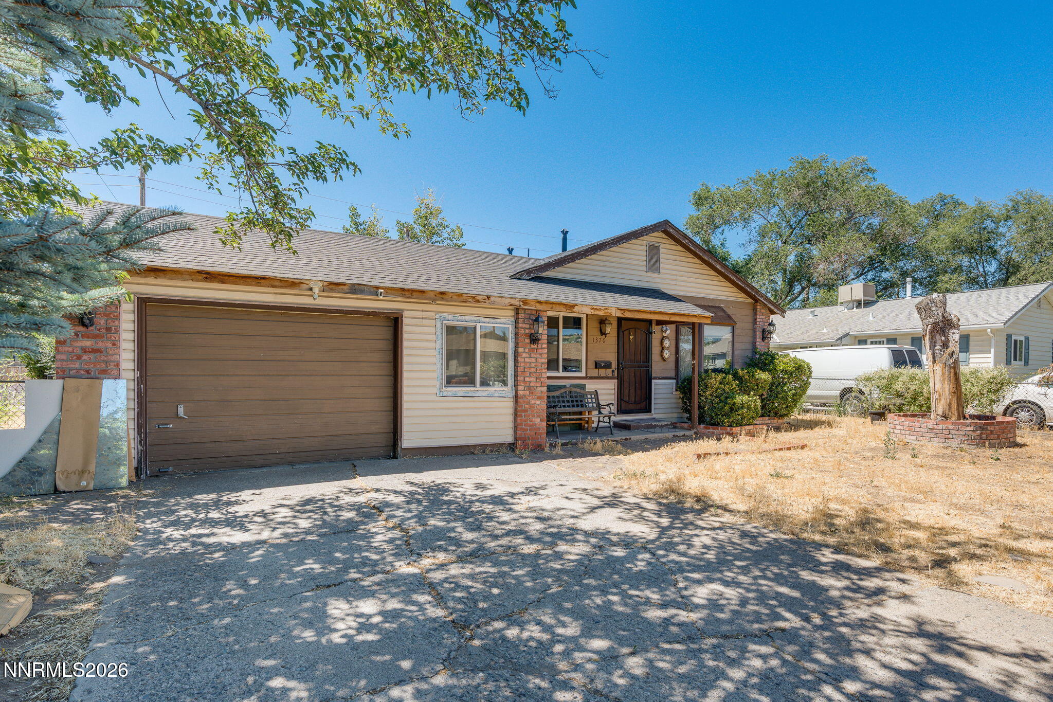 1370 Castle Way Property Photo 2