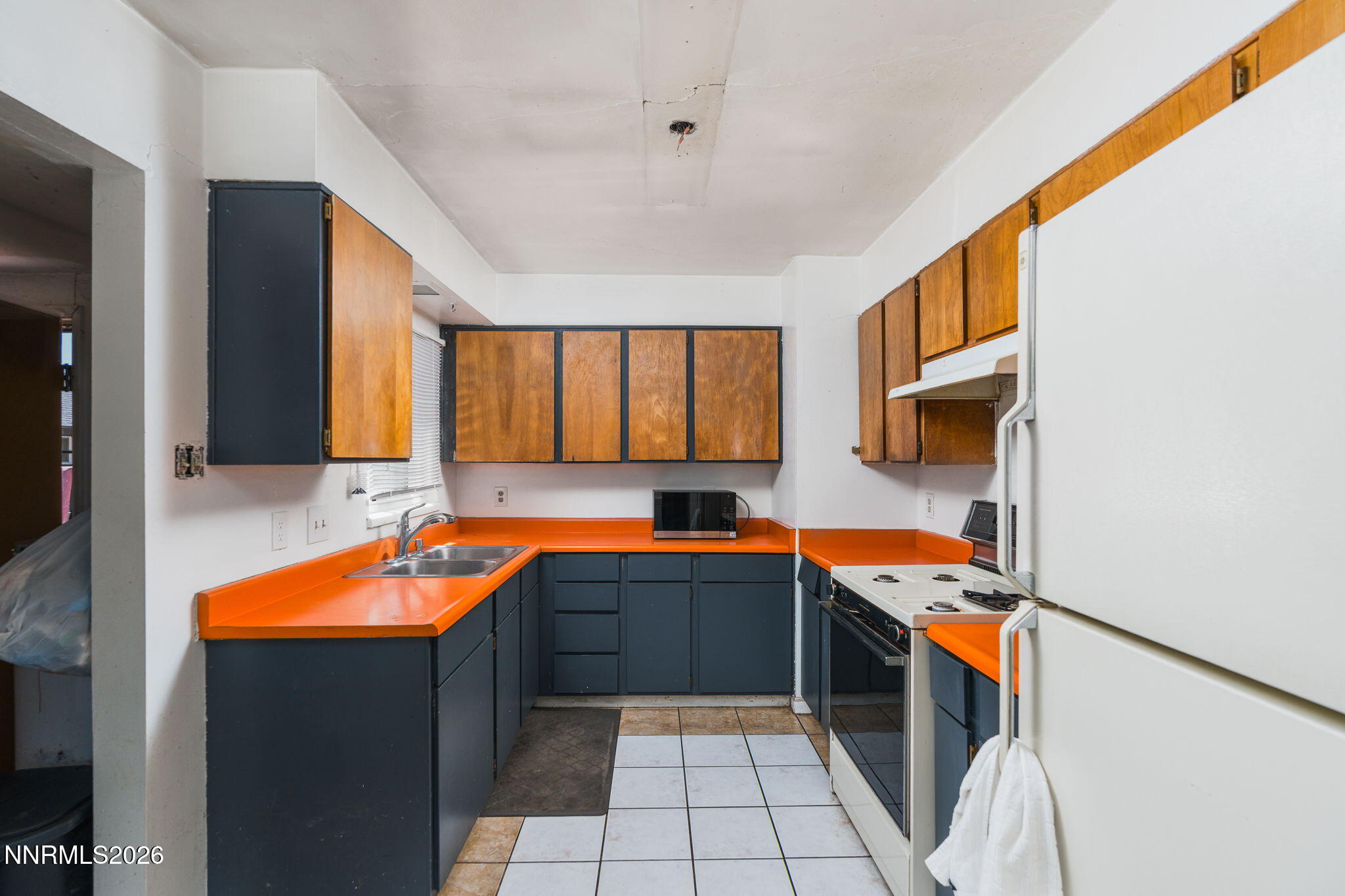 1370 Castle Way Property Photo 9