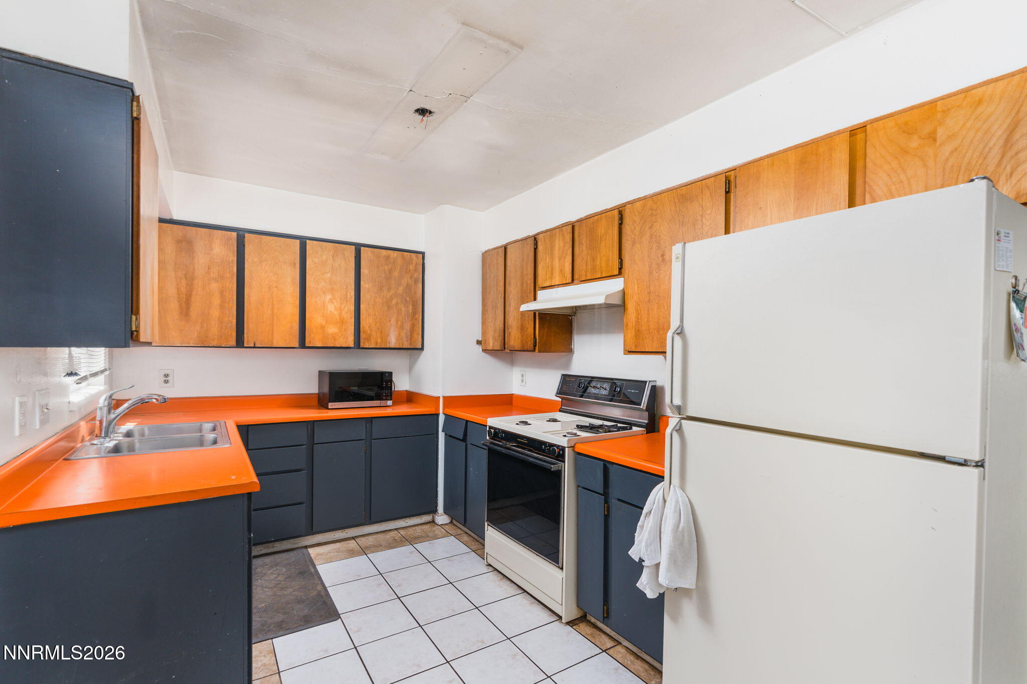 1370 Castle Way Property Photo 10