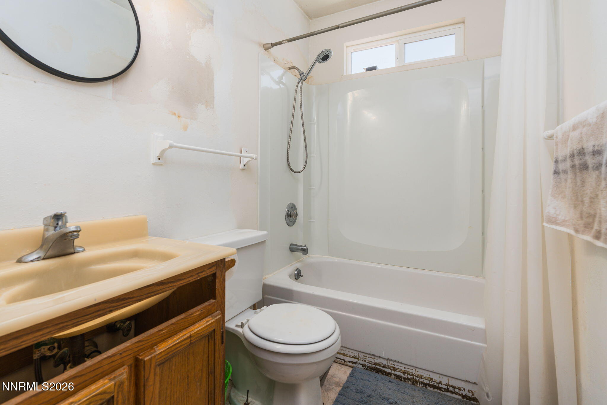 1370 Castle Way Property Photo 16