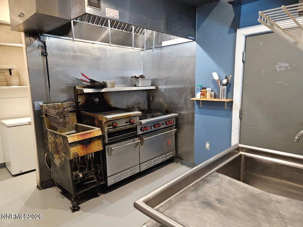 620 E Sierra Avenue Property Photo 21