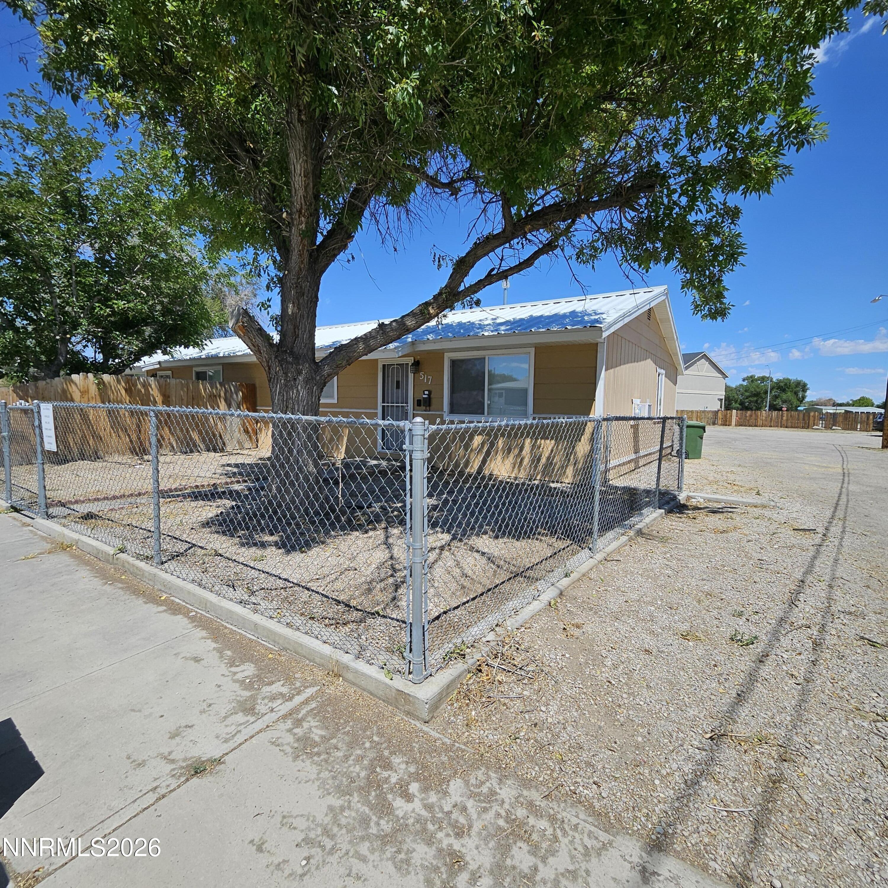 515-517 Wildes Street Property Photo 4