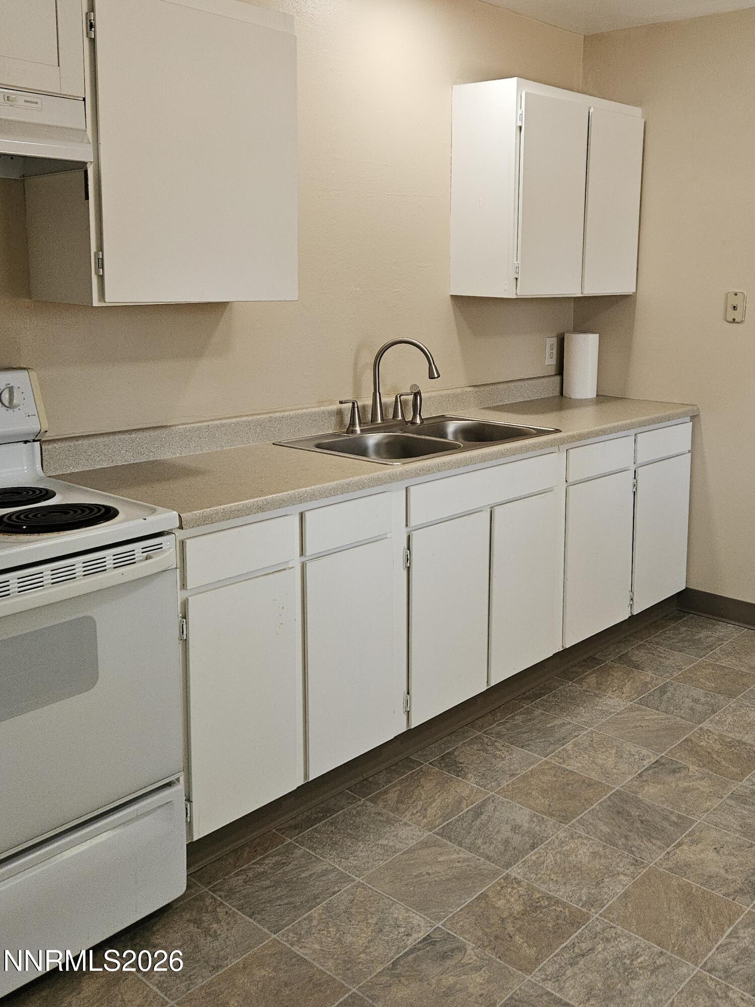 515-517 Wildes Street Property Photo 8