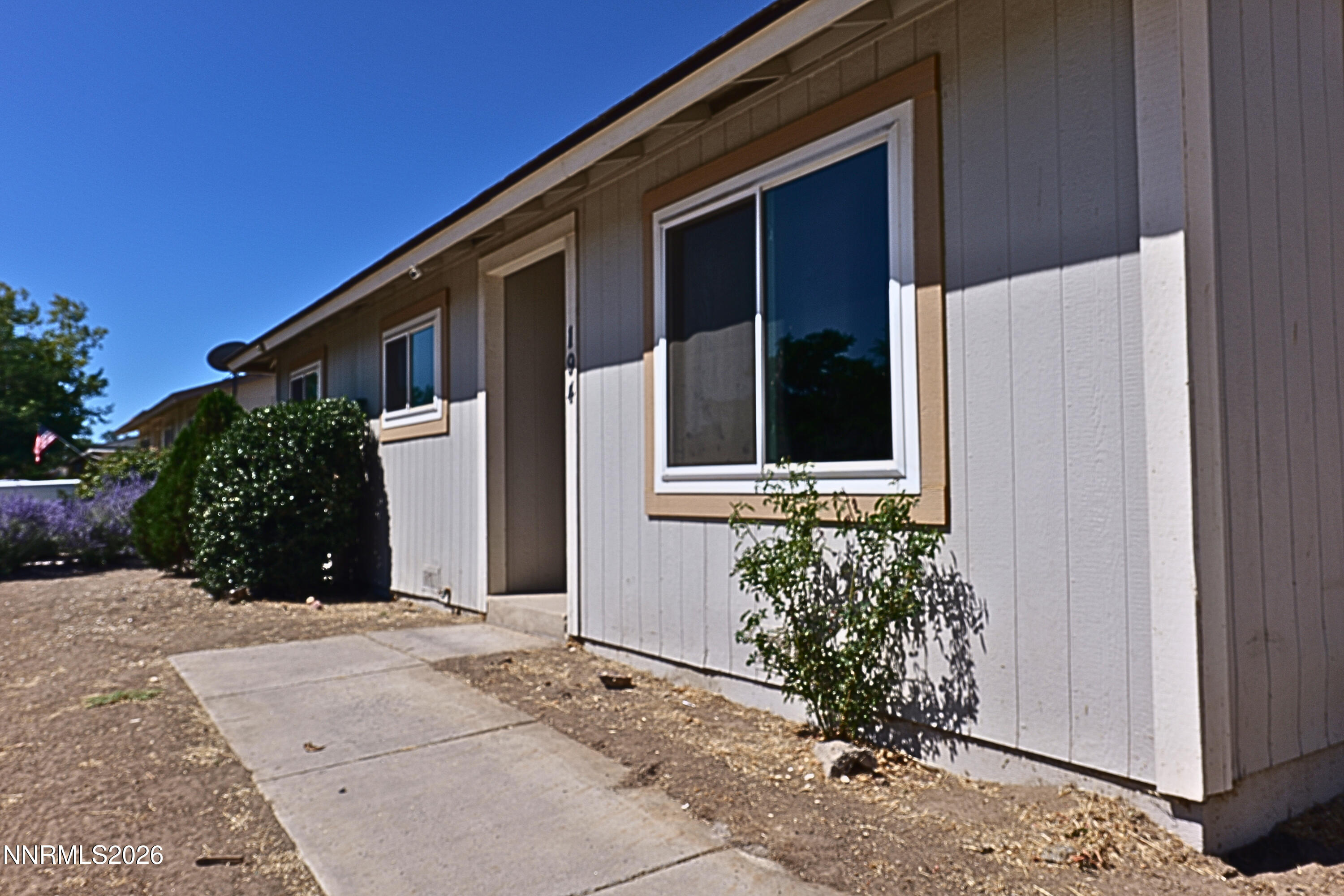 194 6th Street Property Photo 1