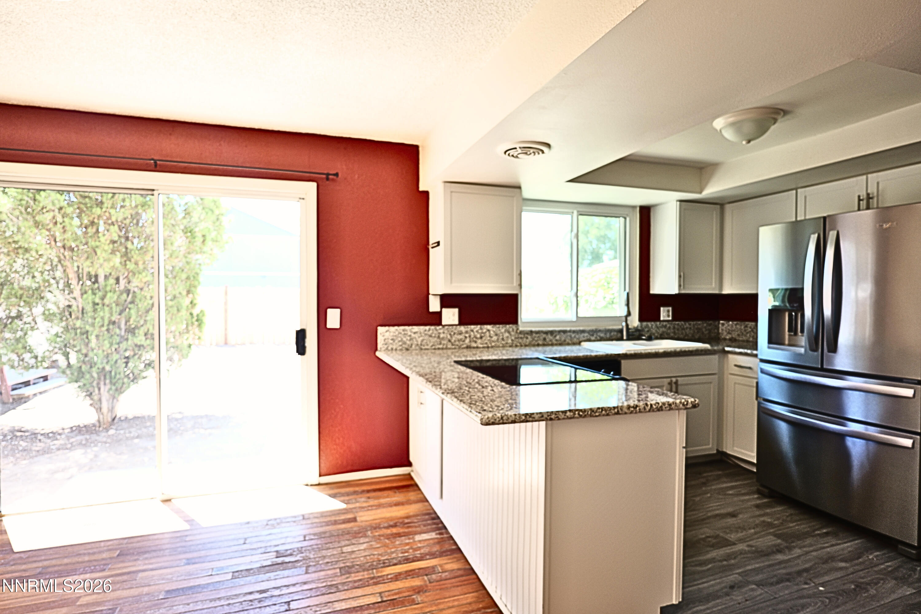 194 6th Street Property Photo 4