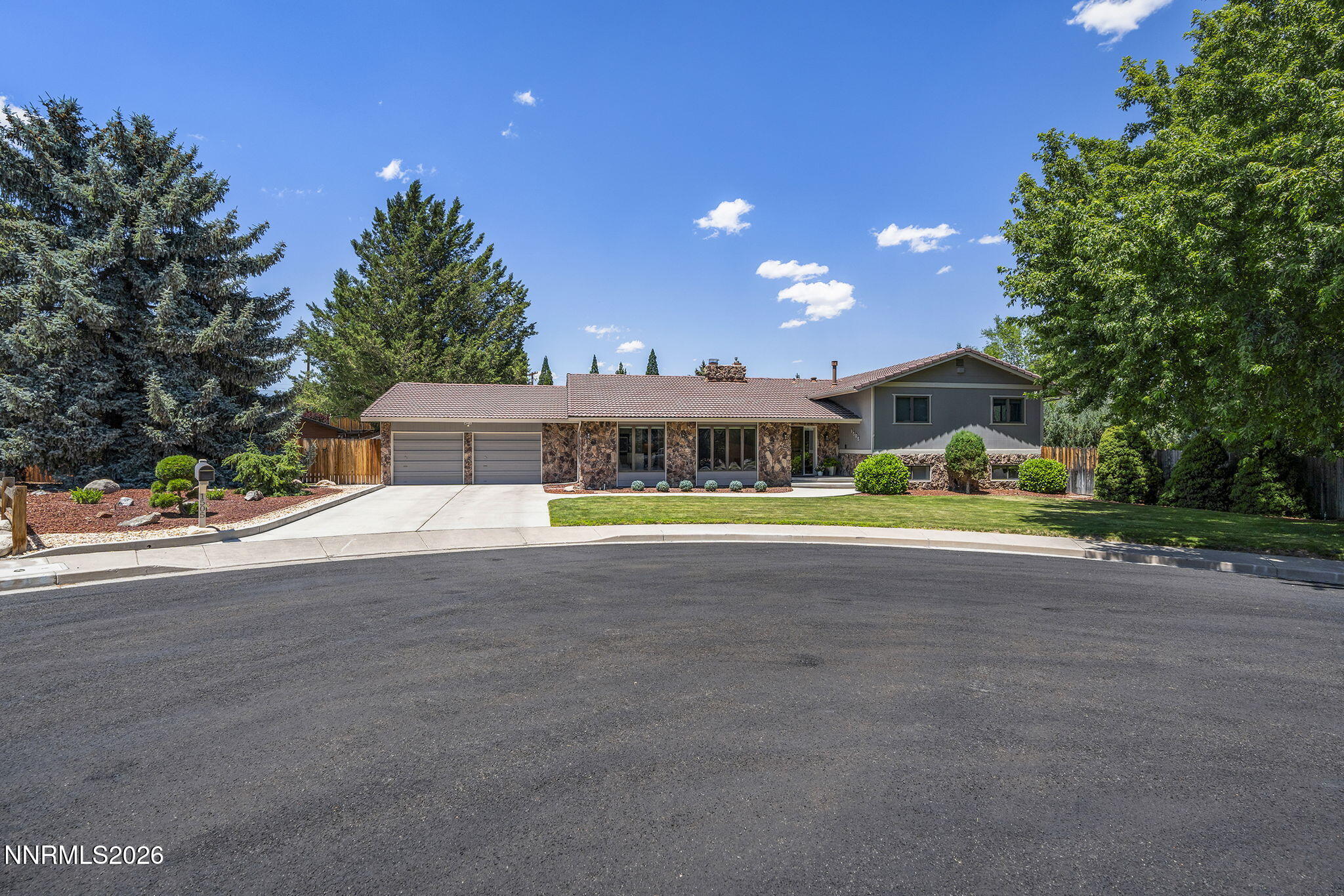 1505 Krupp Circle Property Photo 3
