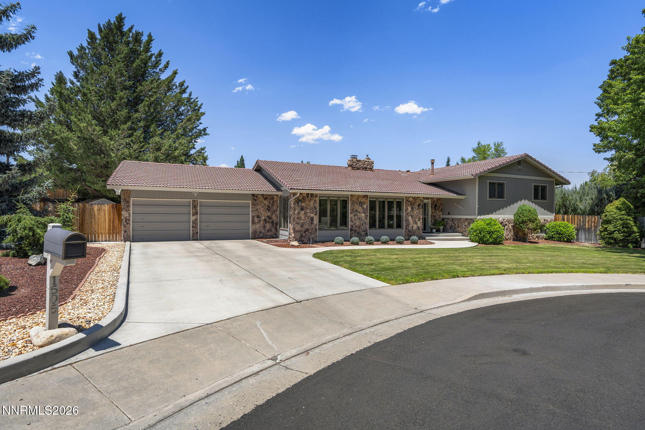 1505 Krupp Circle Property Photo 4