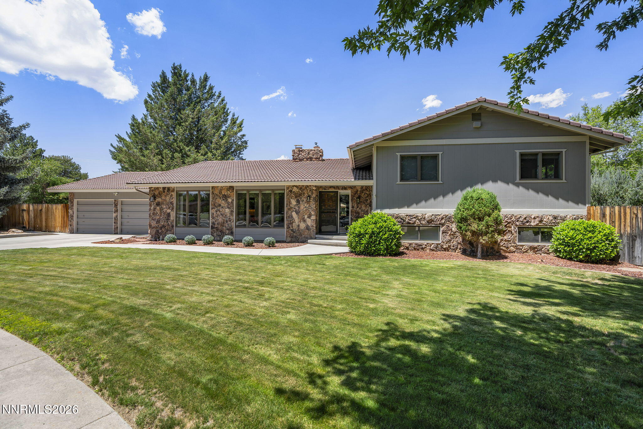 1505 Krupp Circle Property Photo 5