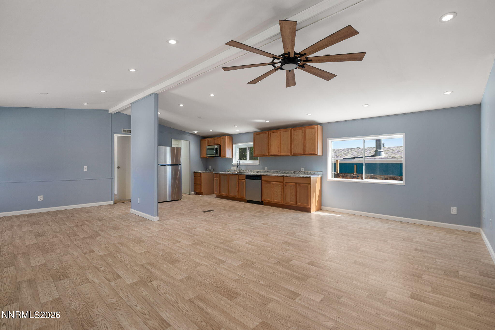 213 E Miriam Way Property Photo 8