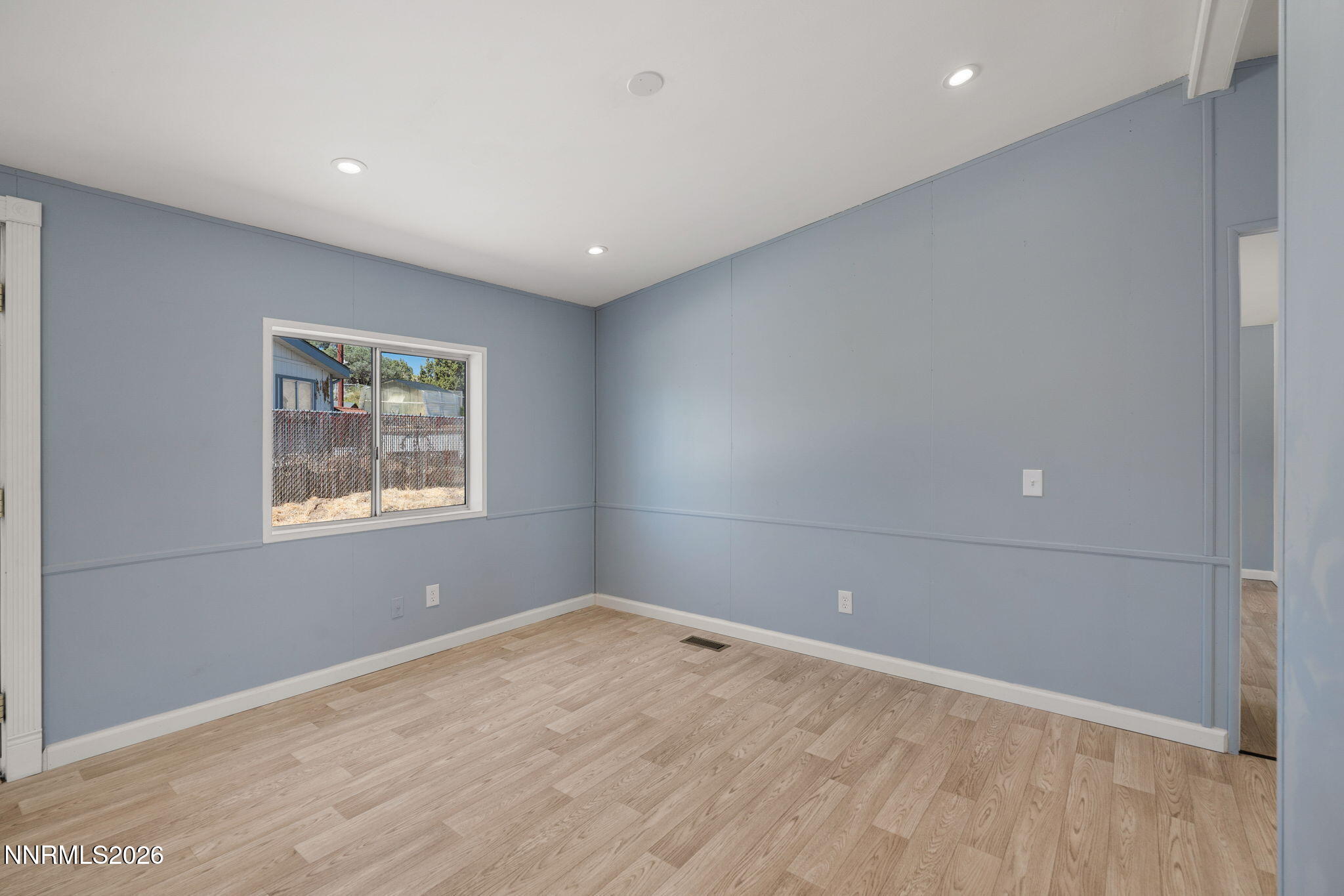 213 E Miriam Way Property Photo 15