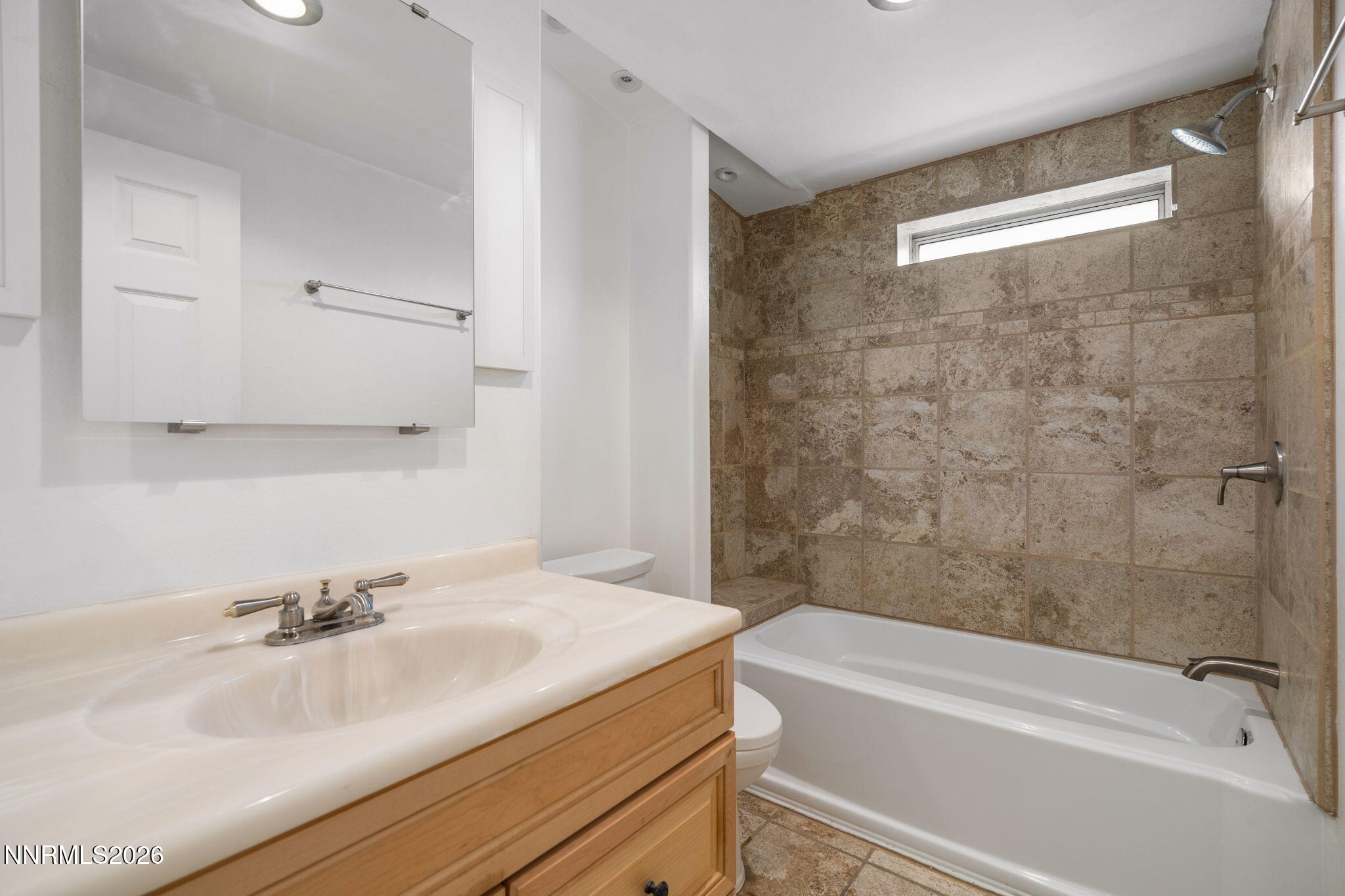 213 E Miriam Way Property Photo 16