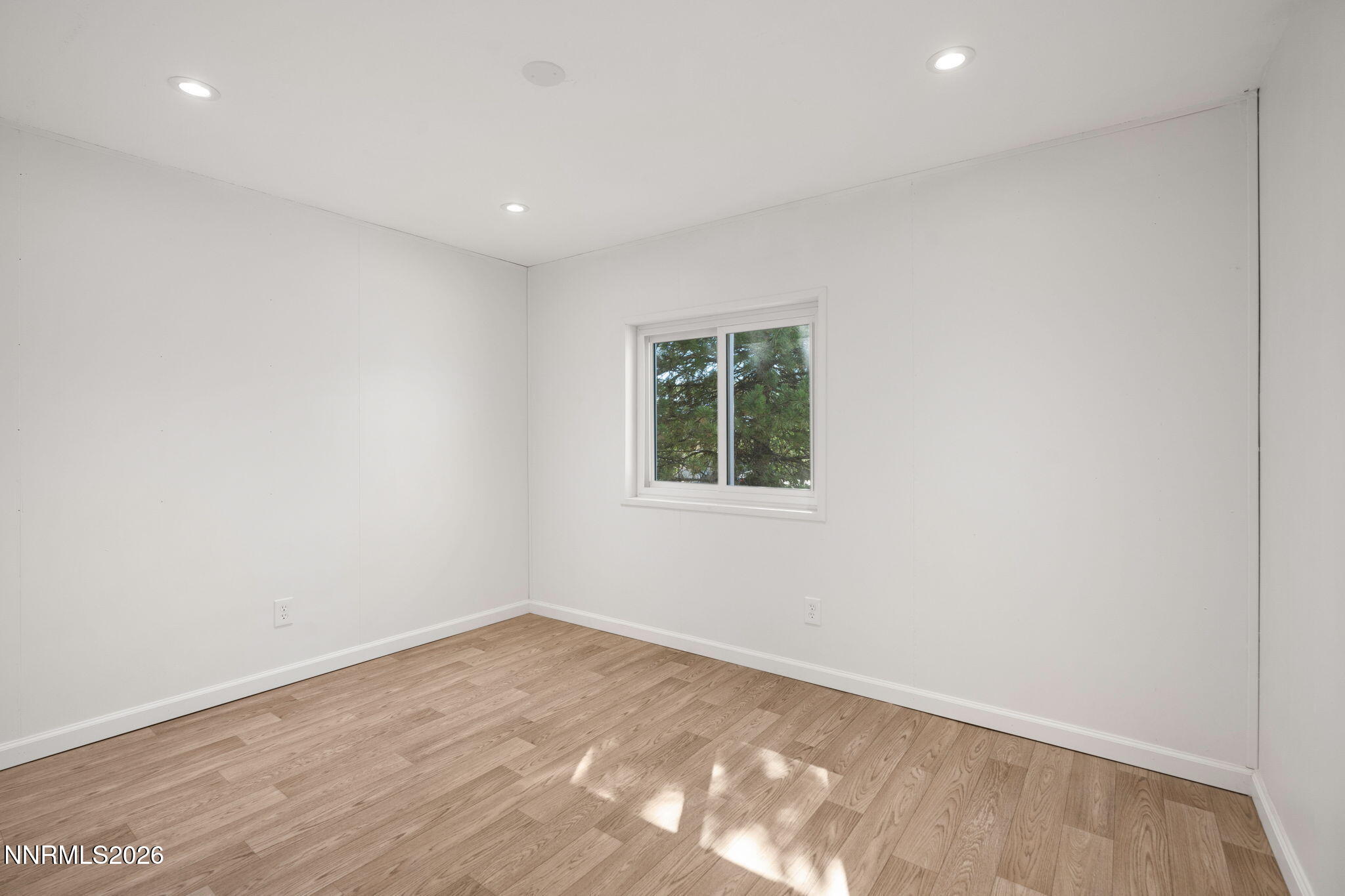 213 E Miriam Way Property Photo 17