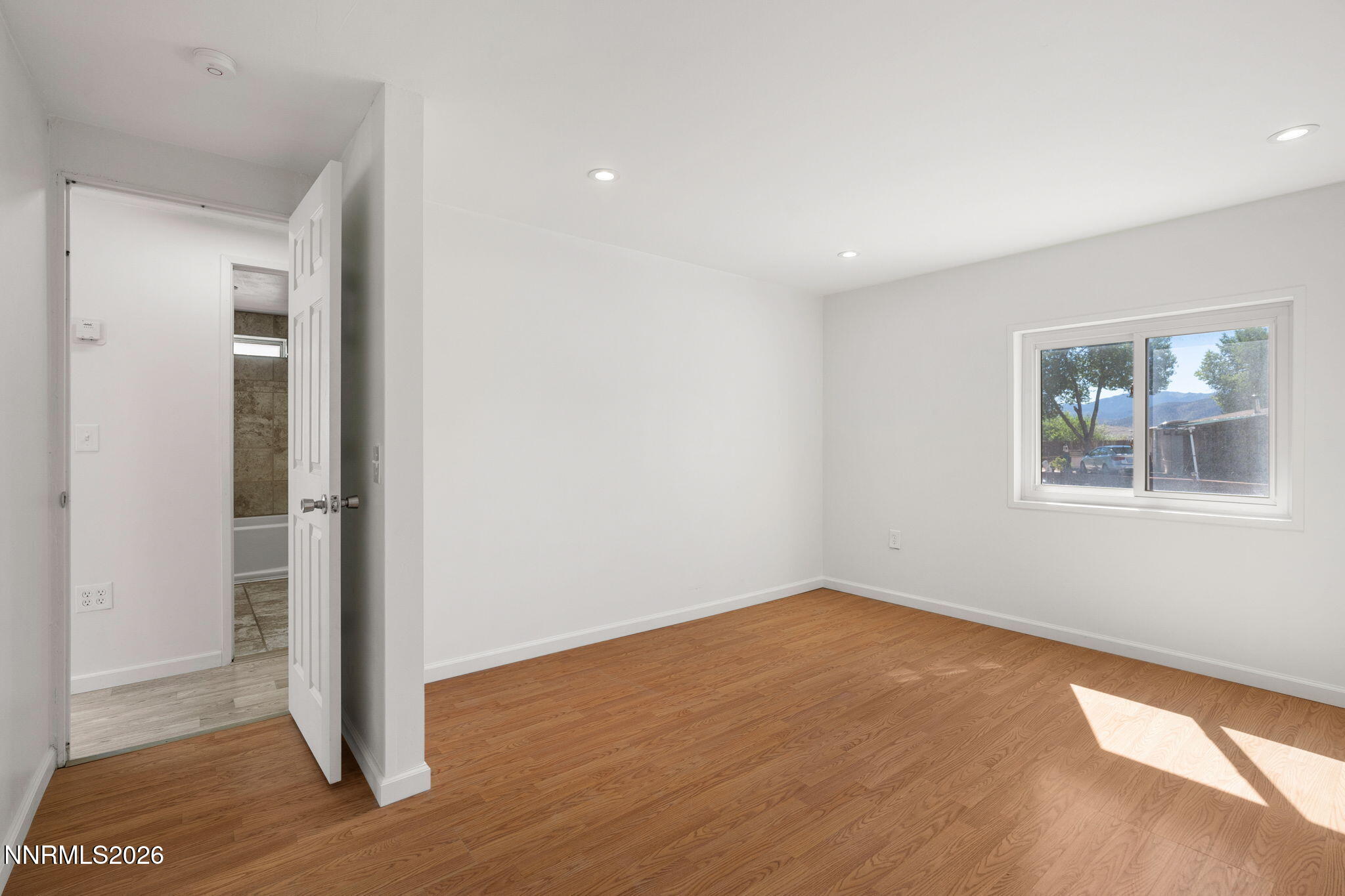 213 E Miriam Way Property Photo 20