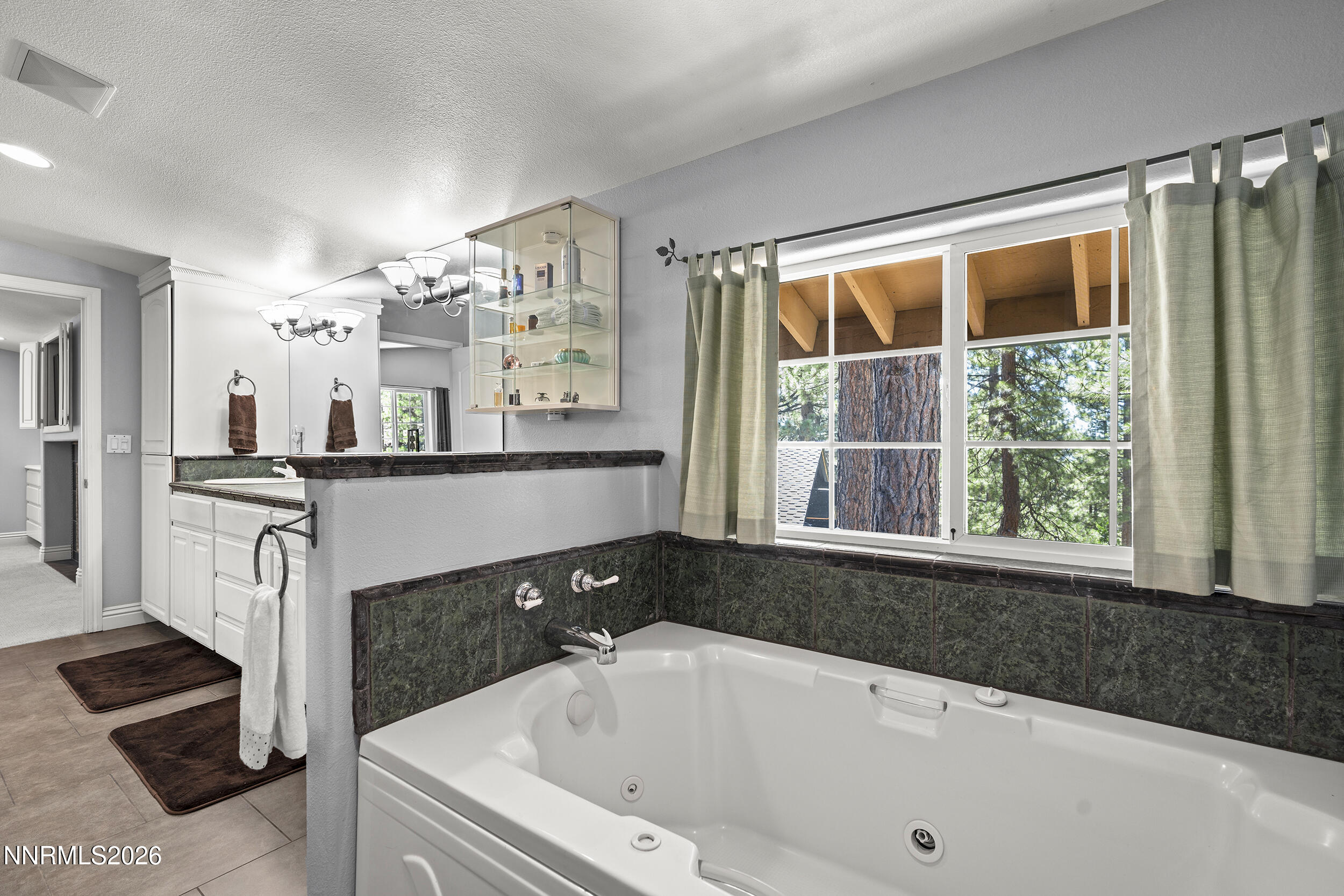 1064 Lucerne Way Property Photo 18