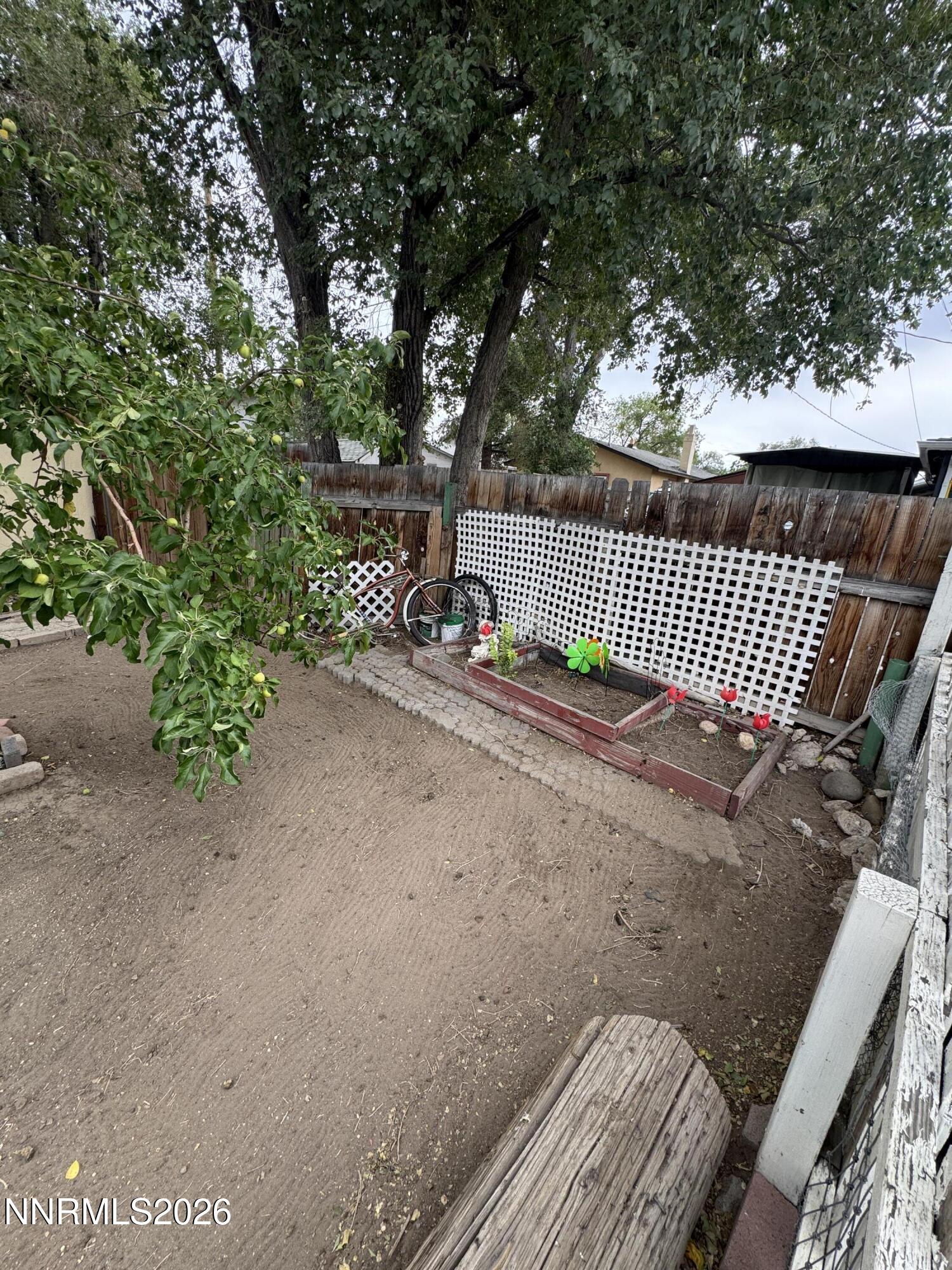 824 Rock Boulevard Property Photo 4