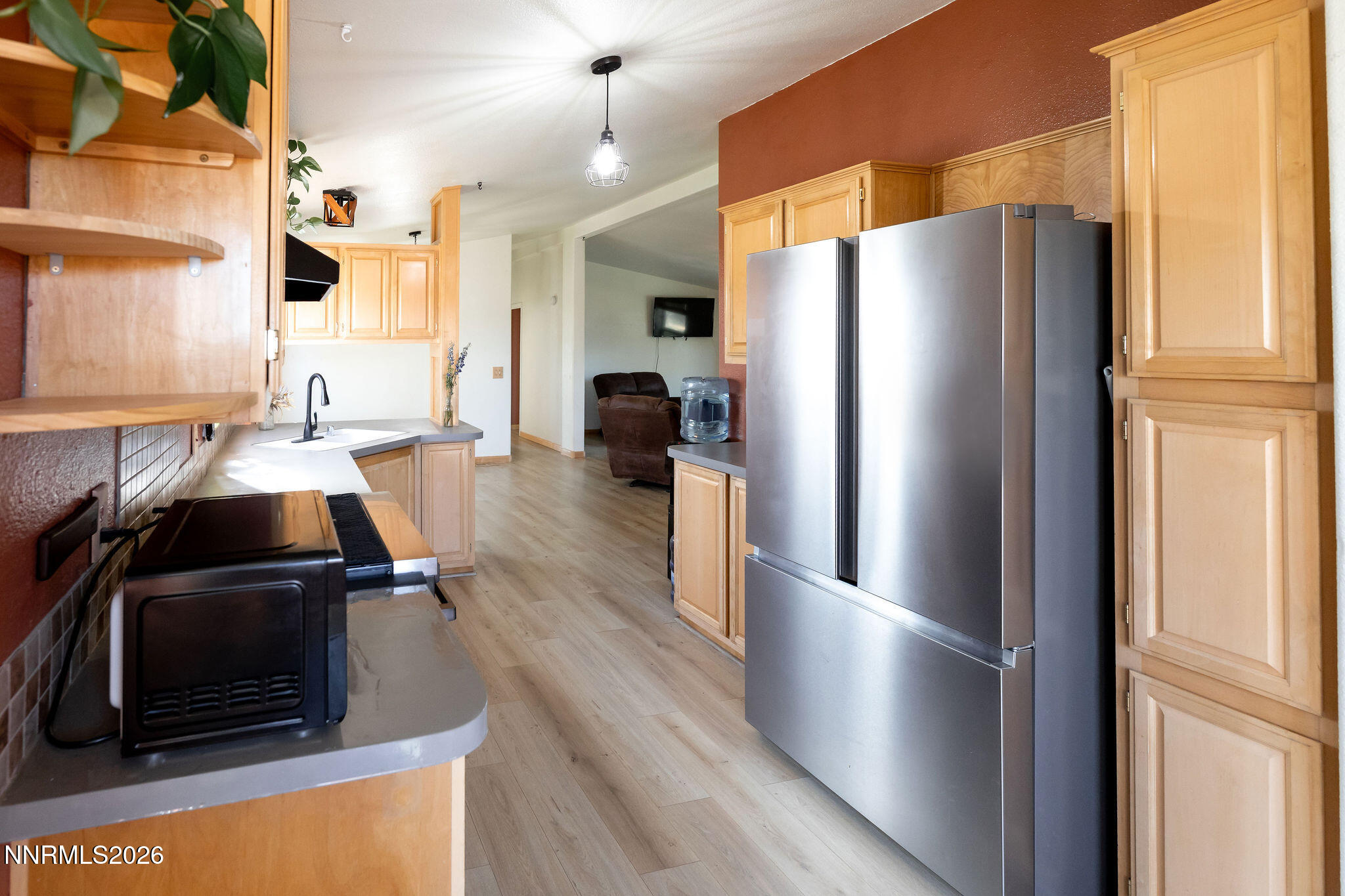 1351 W Spruce Street Property Photo 4