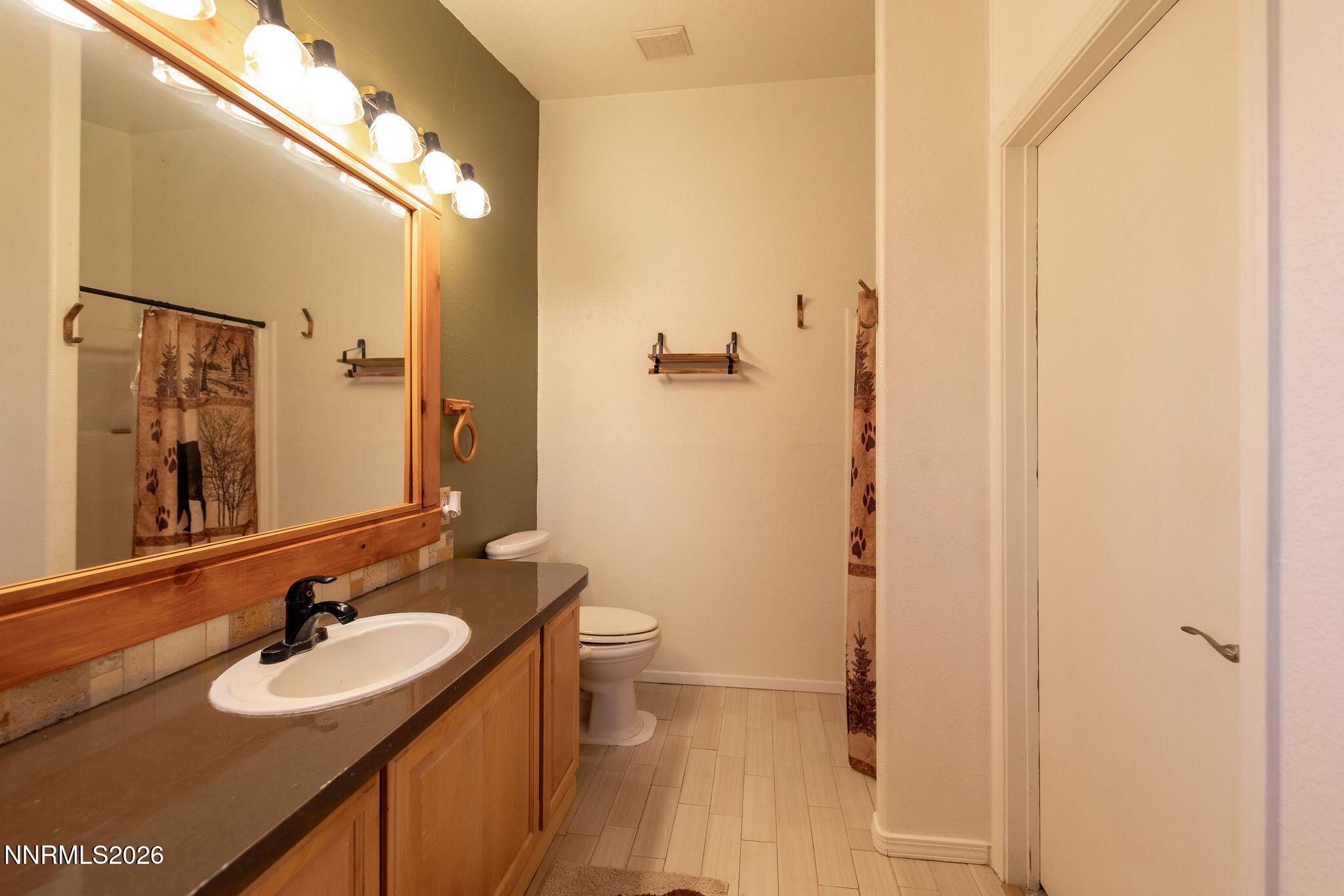 1351 W Spruce Street Property Photo 10