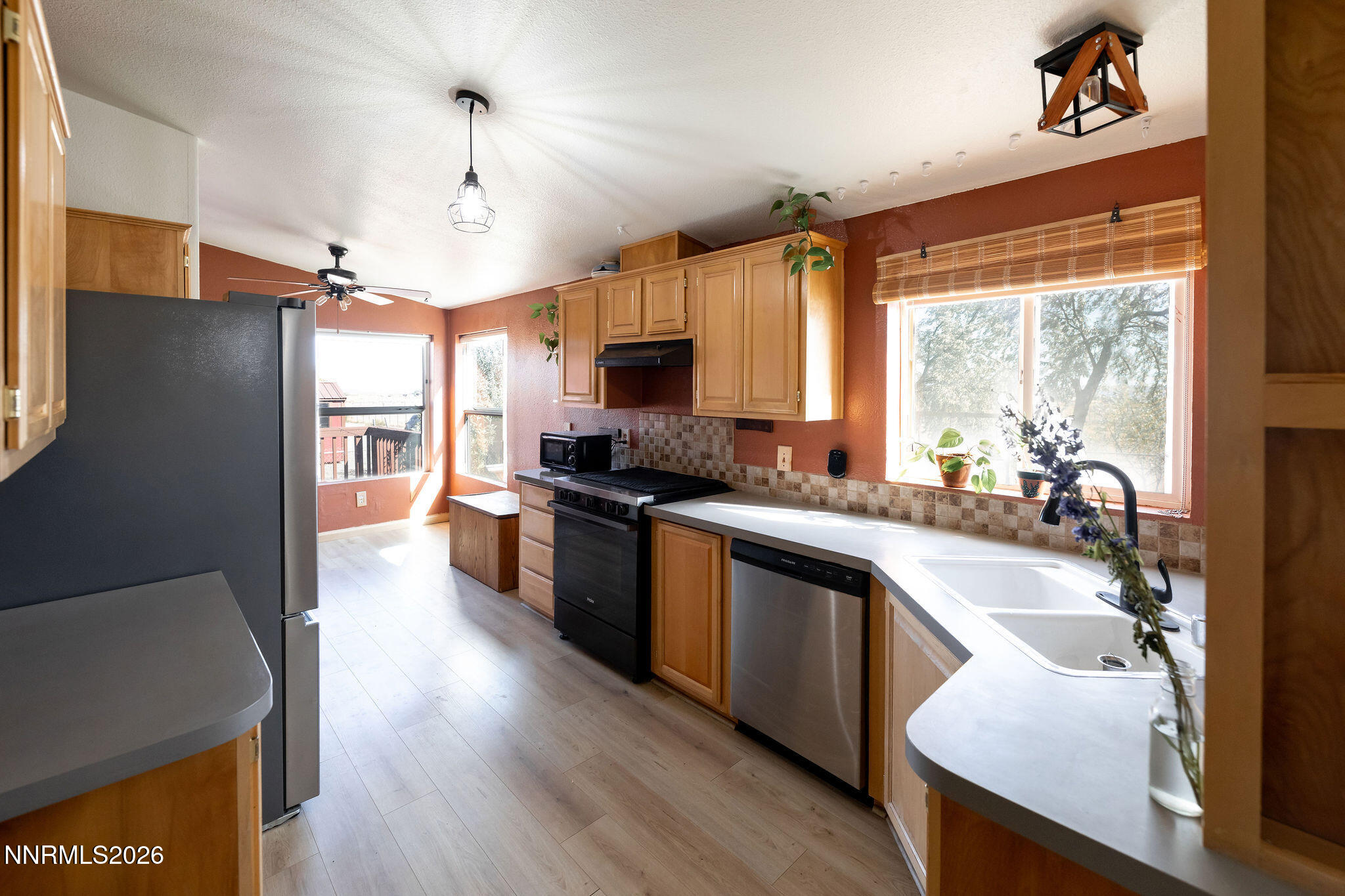 1351 W Spruce Street Property Photo 36