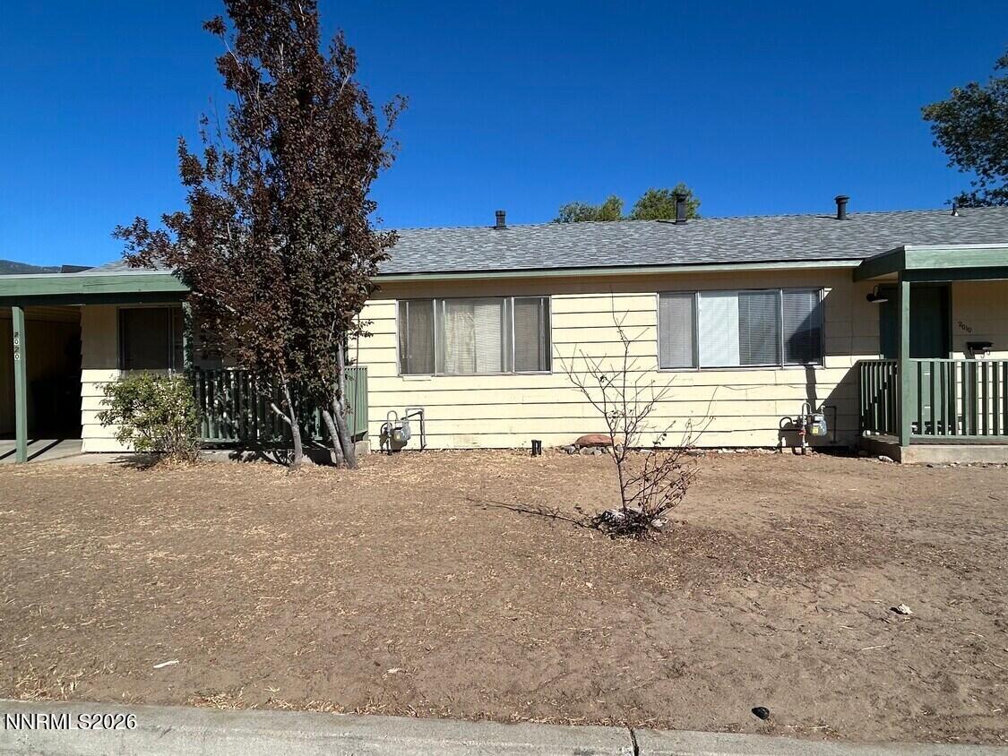 2010 W Sheffield Way Property Photo 1