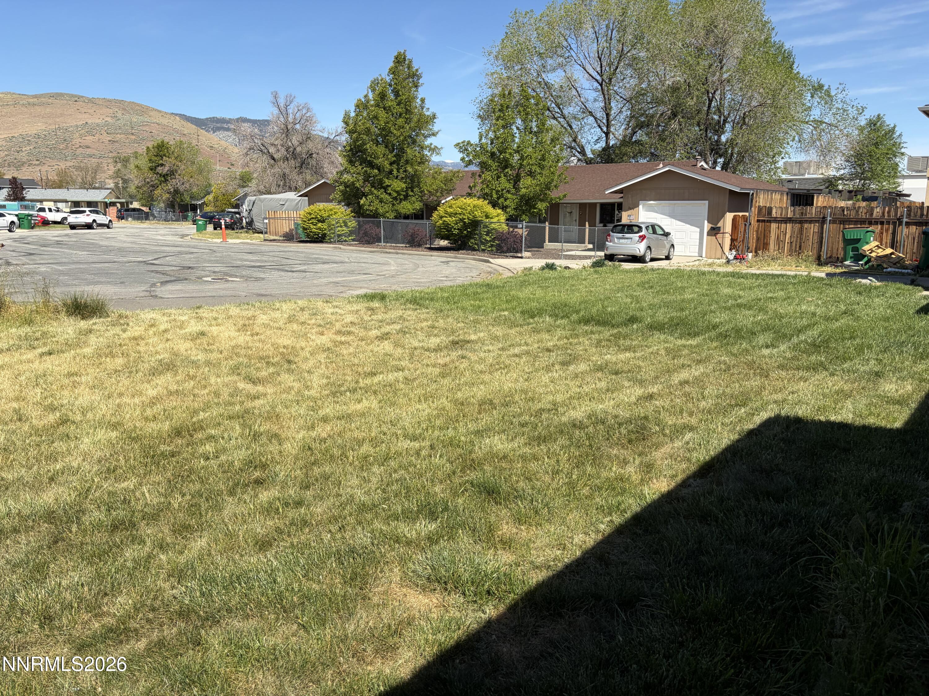 2079 E Sheffield Way Property Photo 4