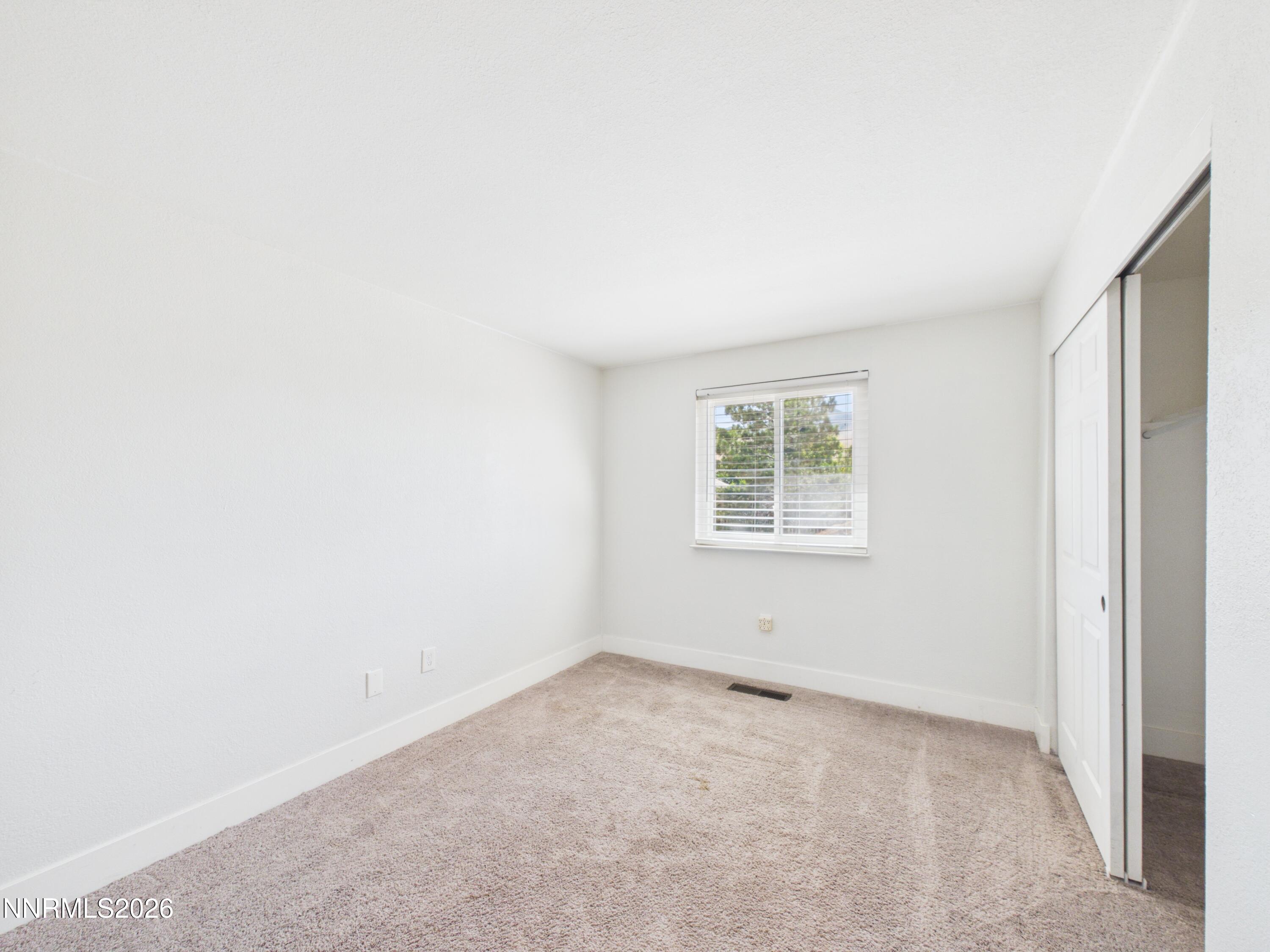 2425 Seneca Drive Property Photo 9