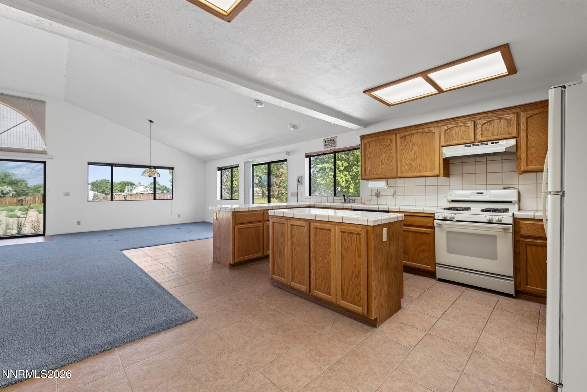 2724 Stewart Avenue Property Photo 5