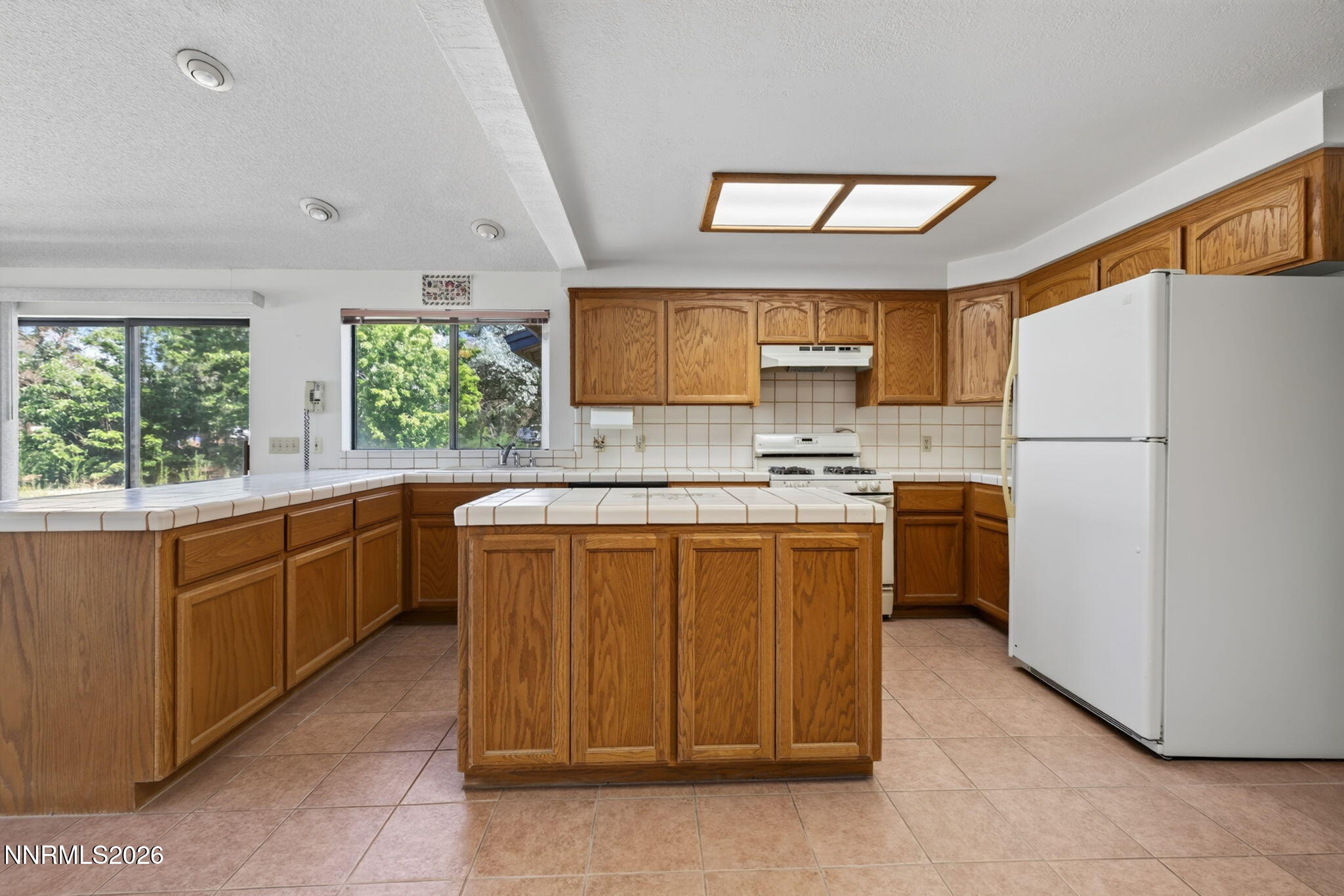 2724 Stewart Avenue Property Photo 6