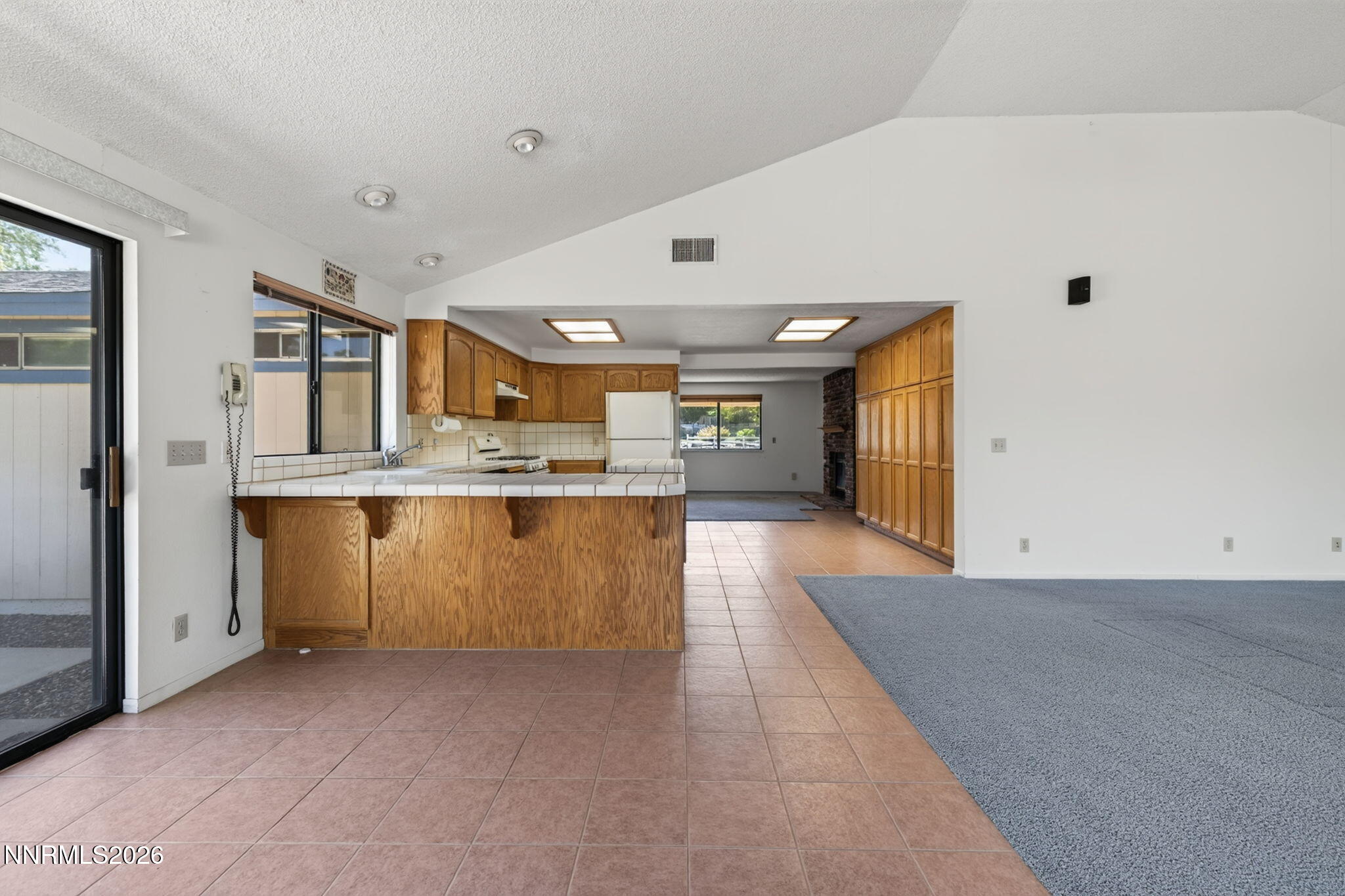 2724 Stewart Avenue Property Photo 8