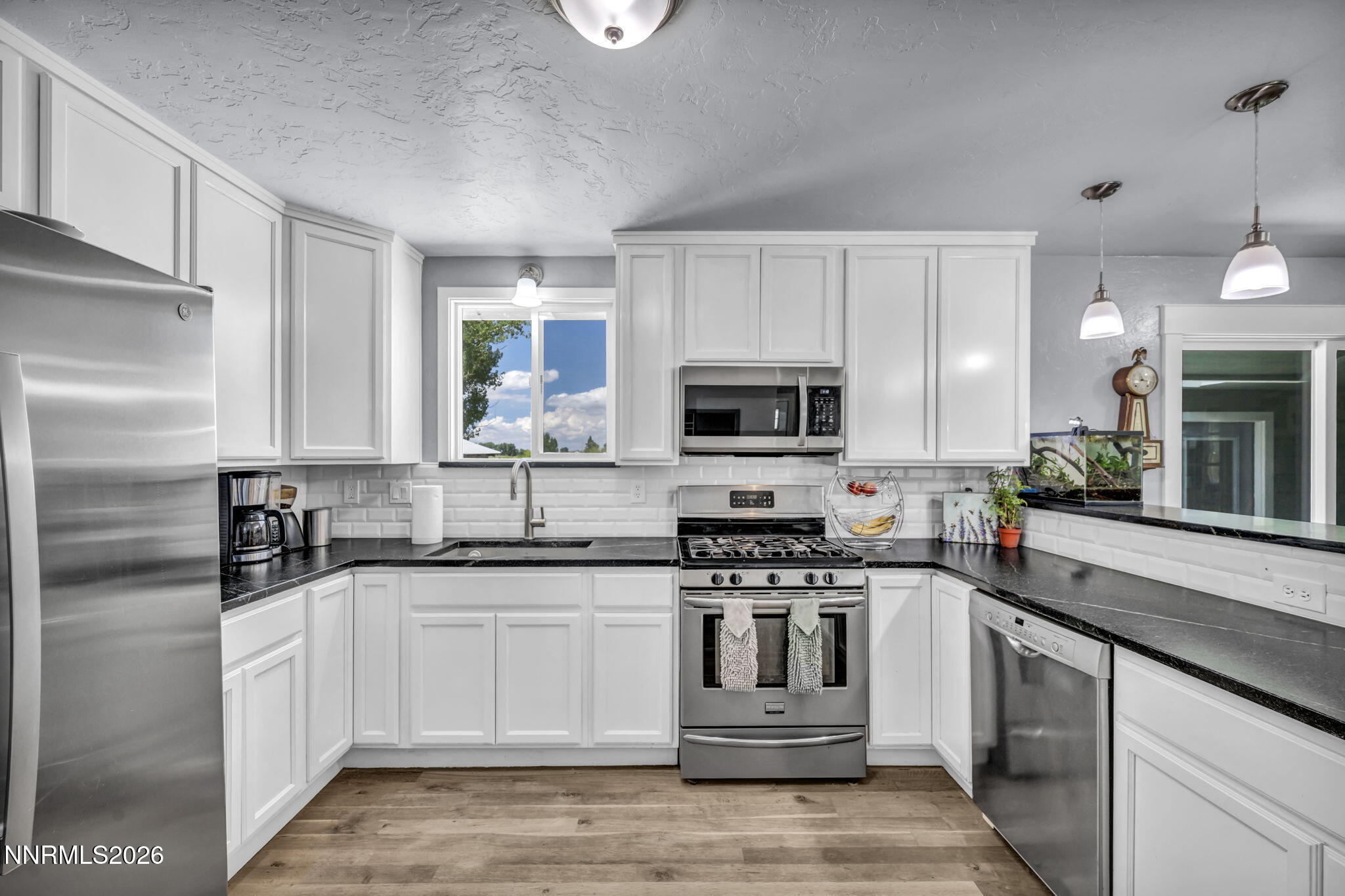 20 Baker Lane Property Photo 12